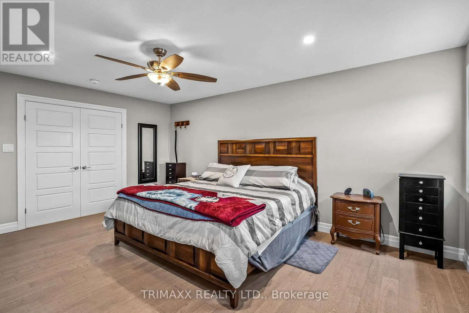 31 THAMES SPRINGS CRESCENT