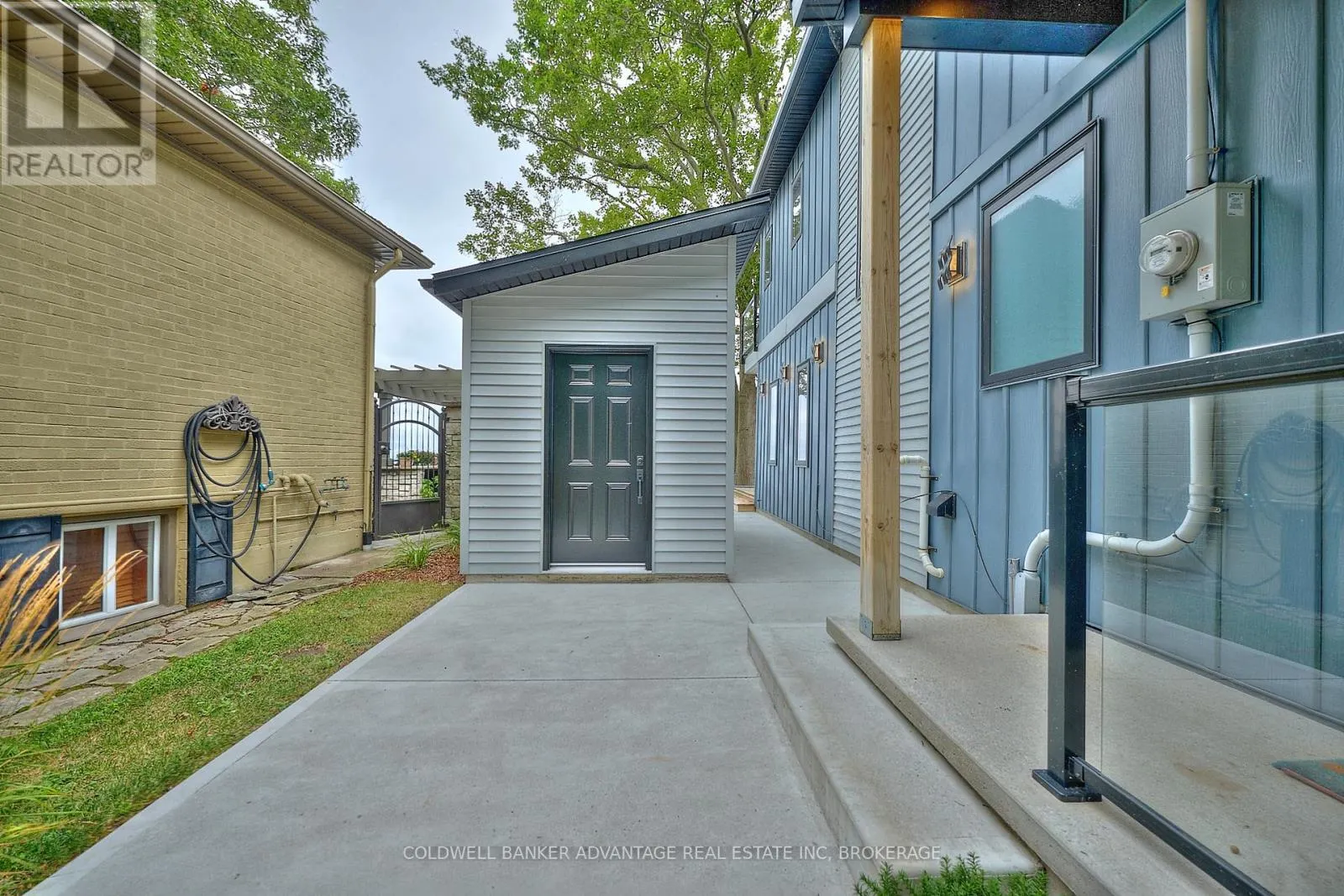 10591 LAKESHORE ROAD