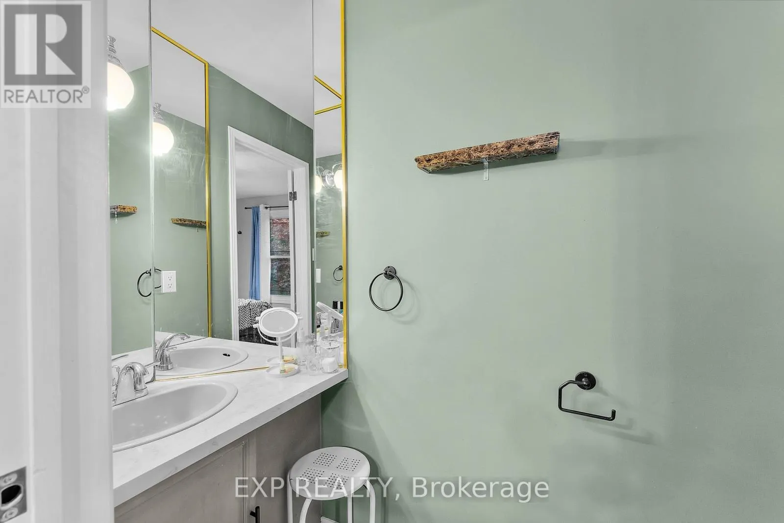 3 BRIARSDALE CRESCENT