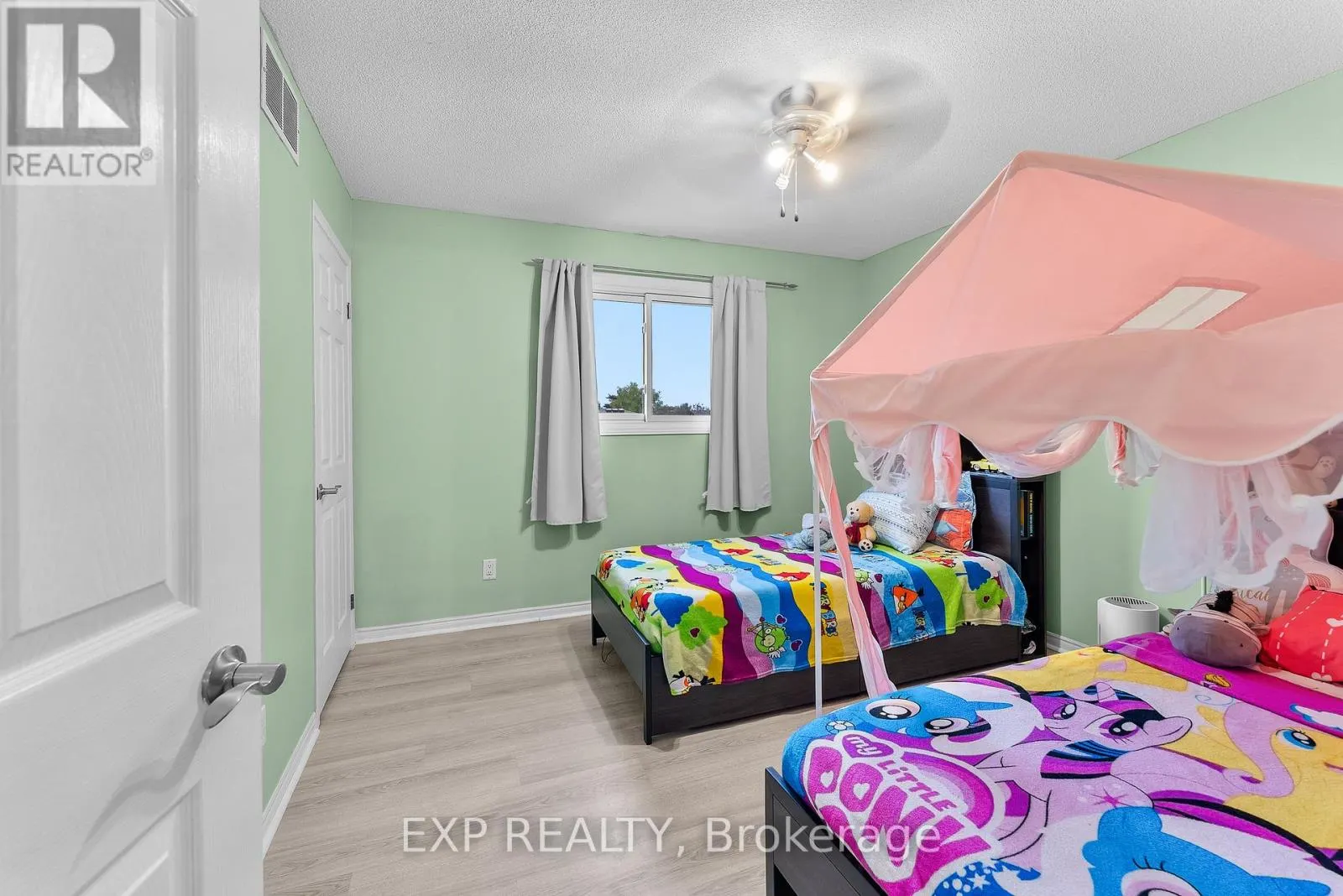 3 BRIARSDALE CRESCENT