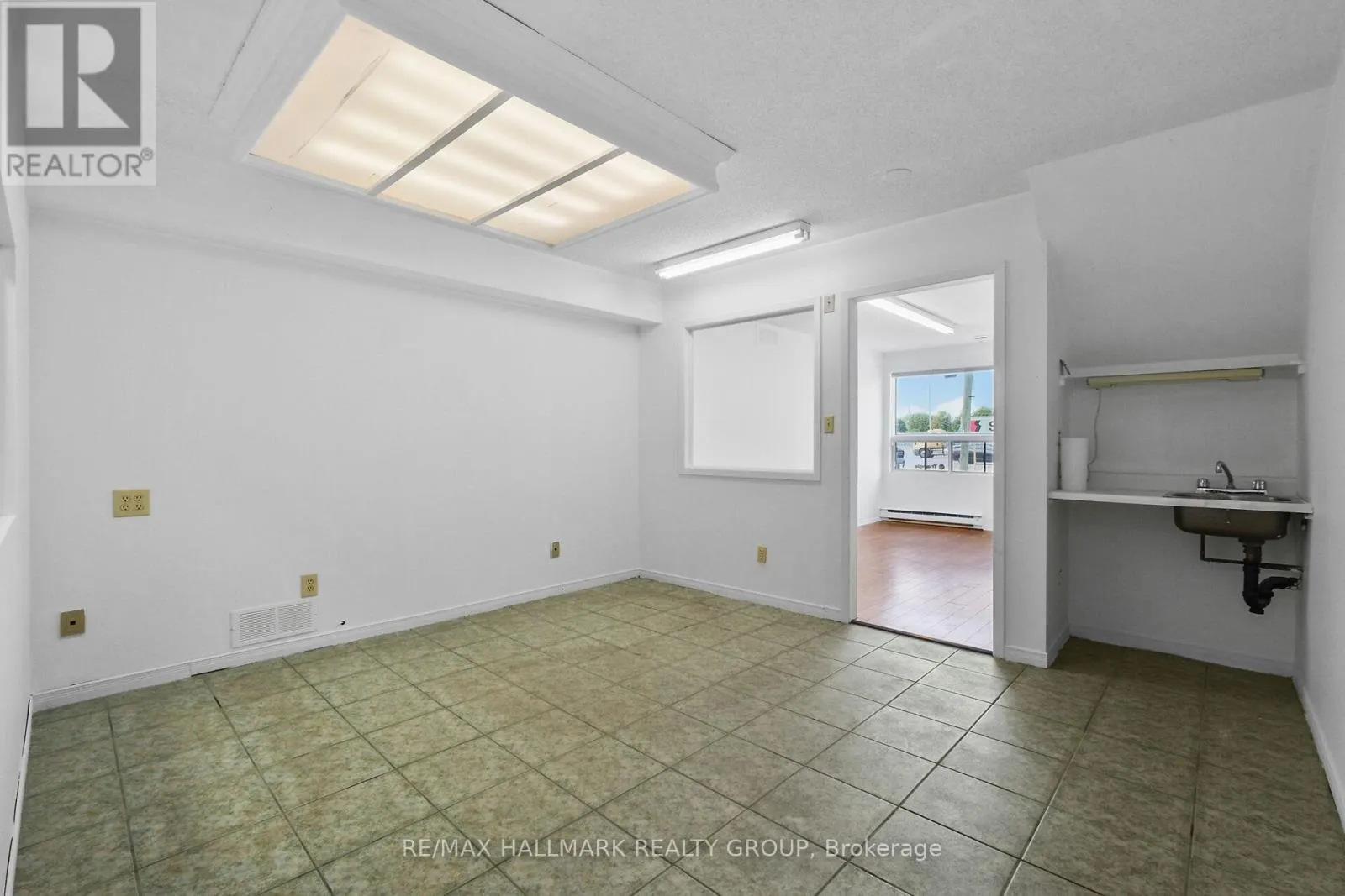 42 - 1010 POLYTEK STREET