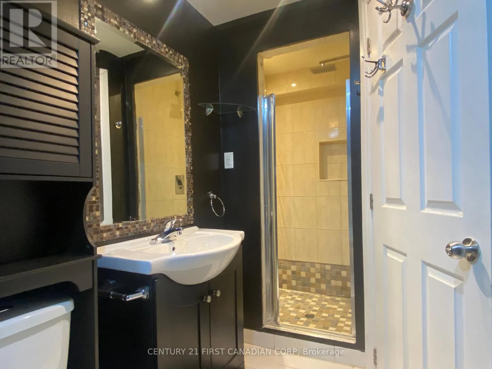 53 - 50 CHAPMAN COURT, #53