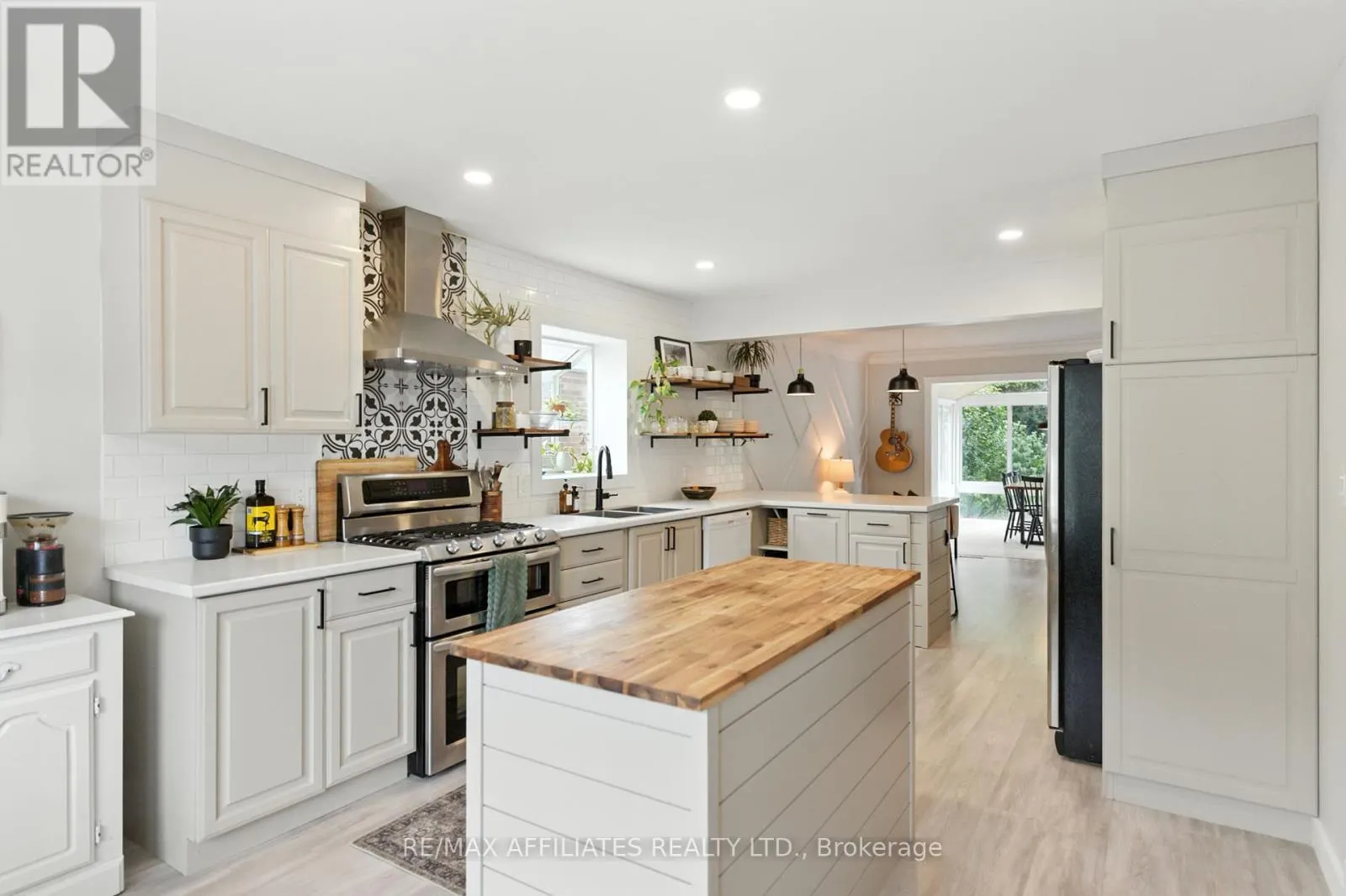 2C BAXTER DRIVE