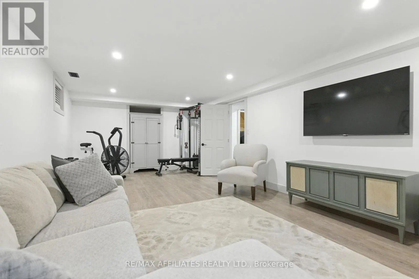 2C BAXTER DRIVE