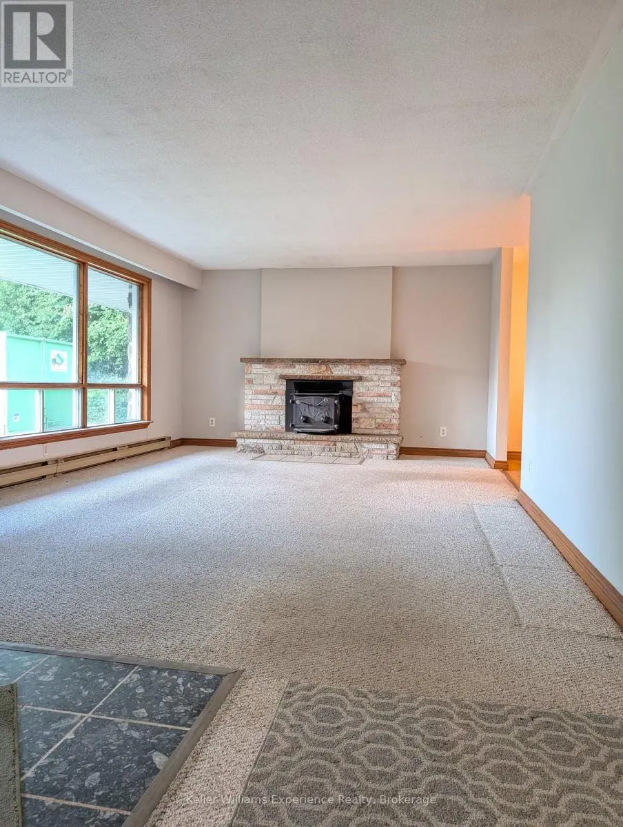 386 BEAUMONT DRIVE
