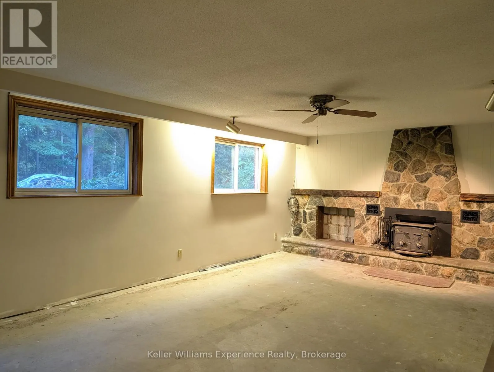 386 BEAUMONT DRIVE