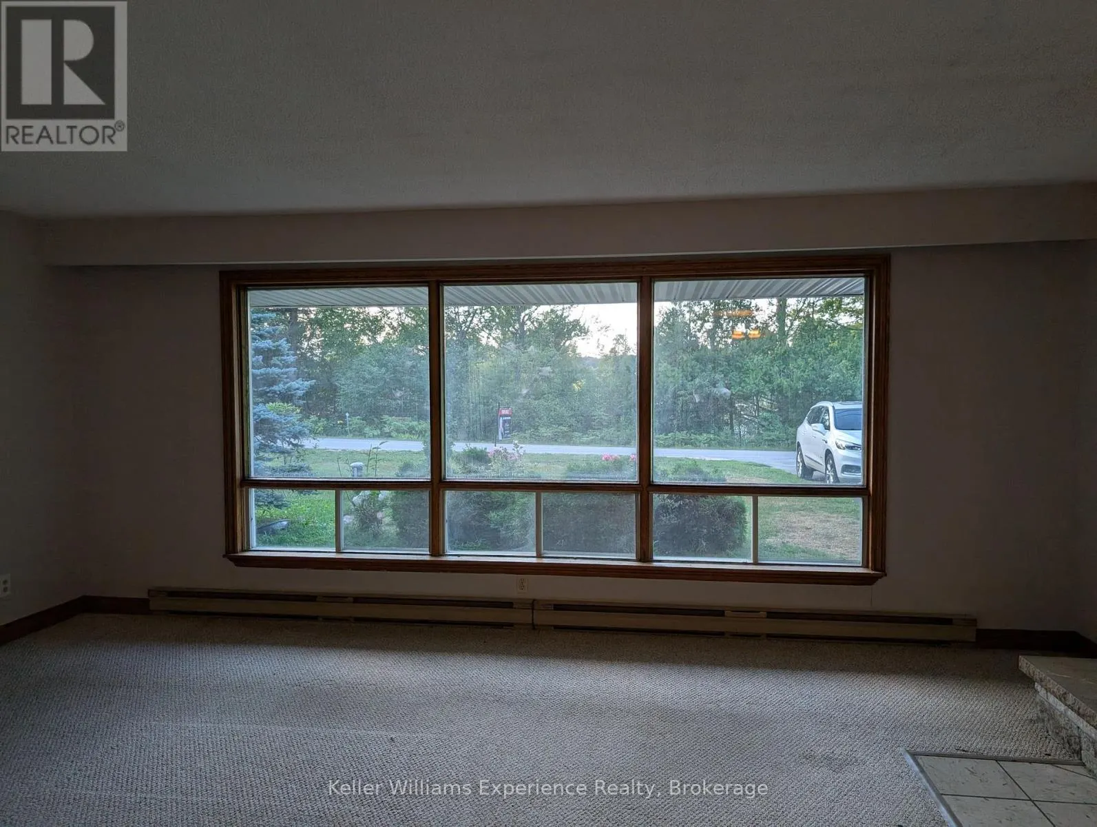 386 BEAUMONT DRIVE