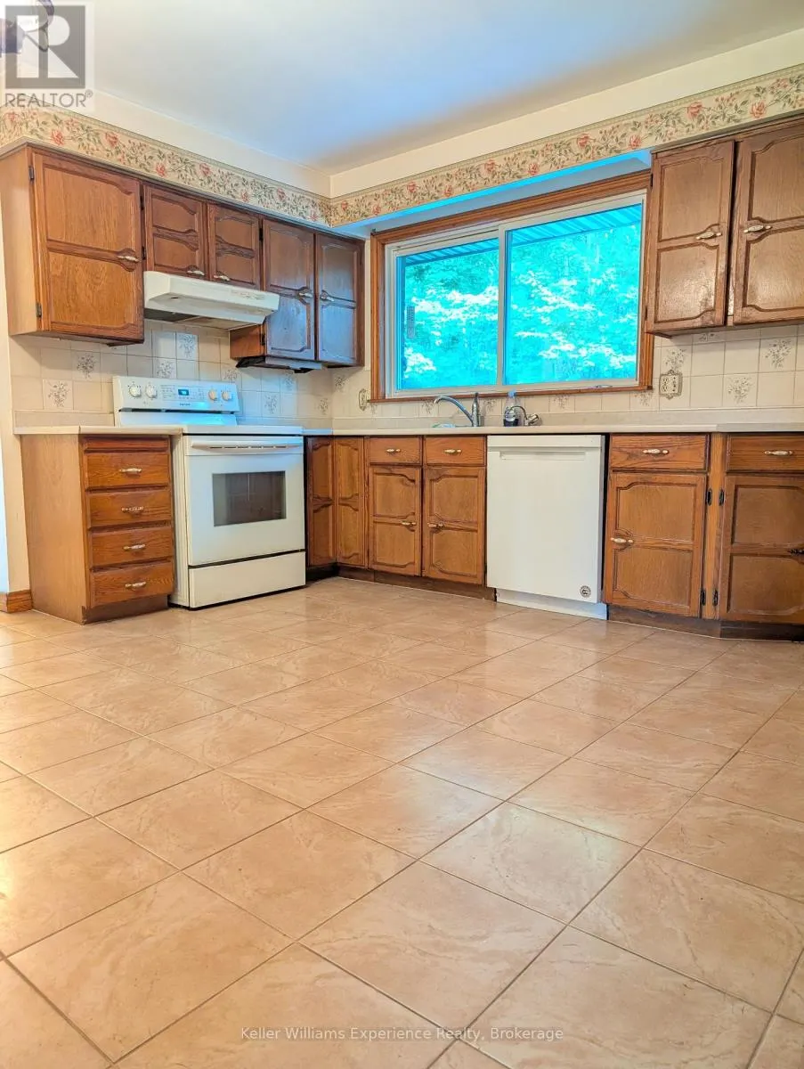 386 BEAUMONT DRIVE