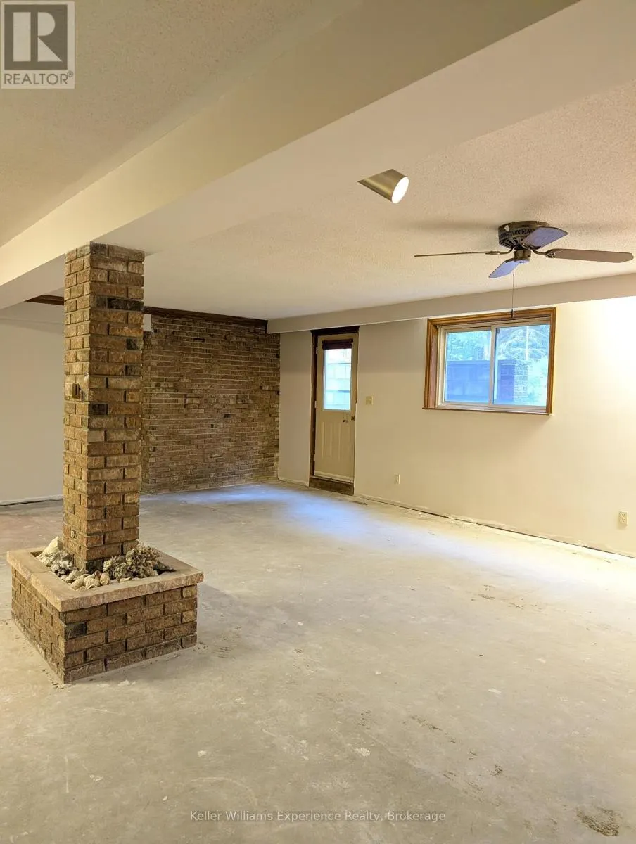 386 BEAUMONT DRIVE