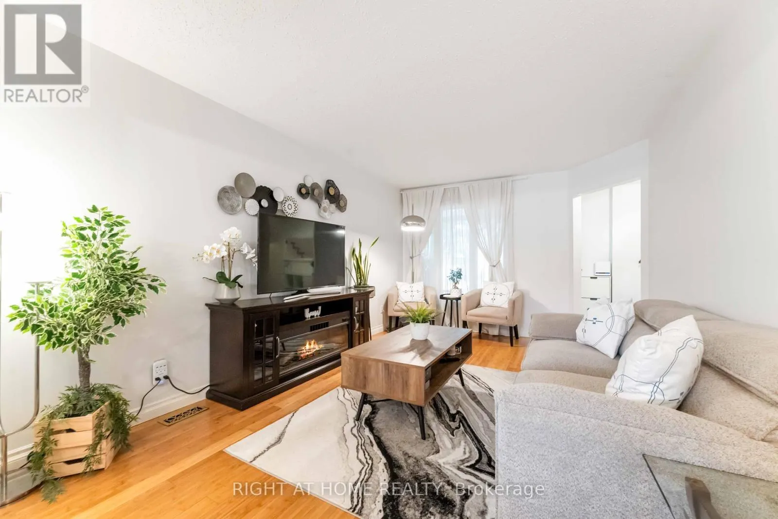 18 SHETLAND WAY