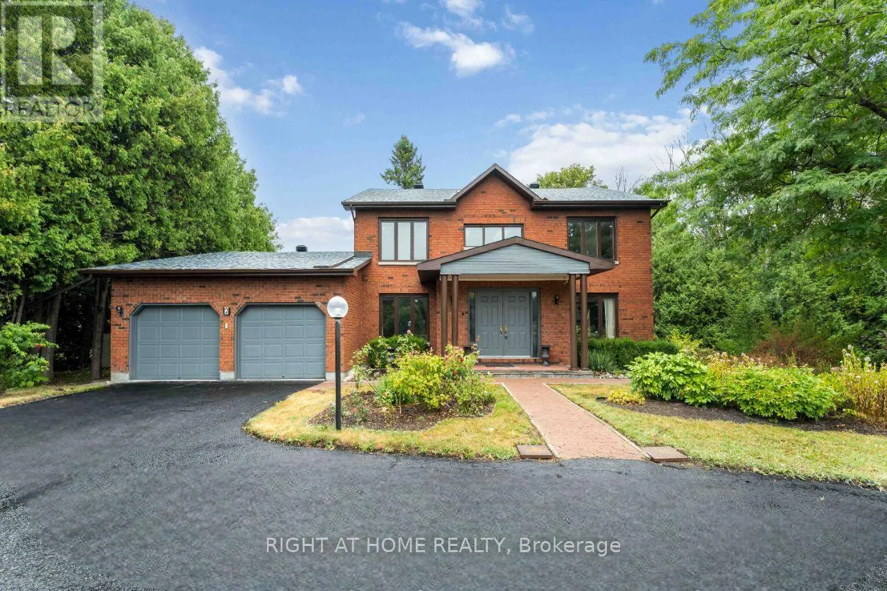 2 MUIRFIELD GARDENS