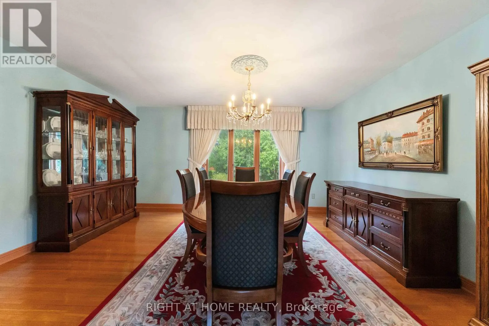 2 MUIRFIELD GARDENS