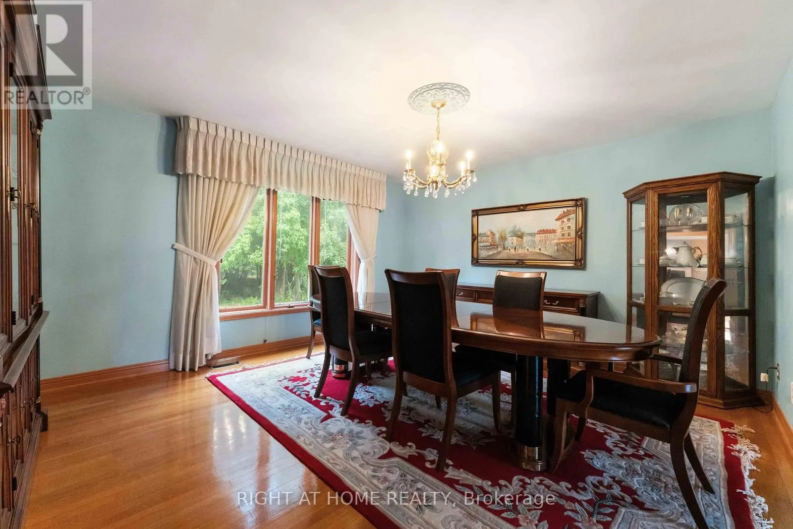 2 MUIRFIELD GARDENS