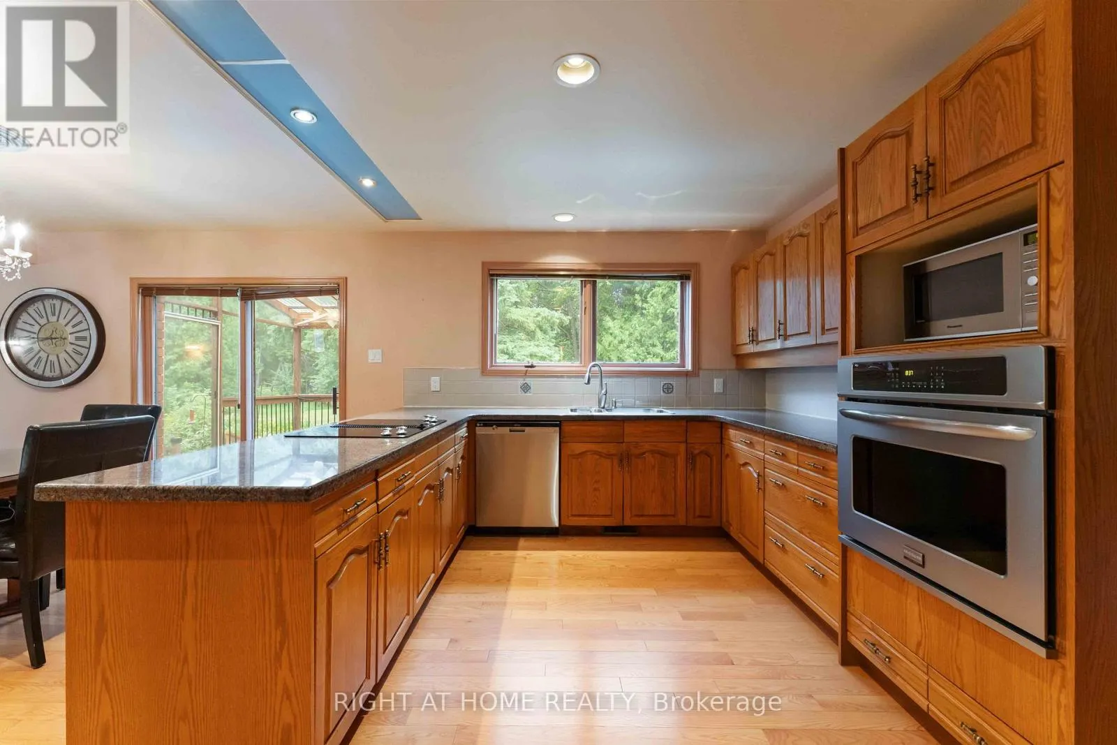 2 MUIRFIELD GARDENS