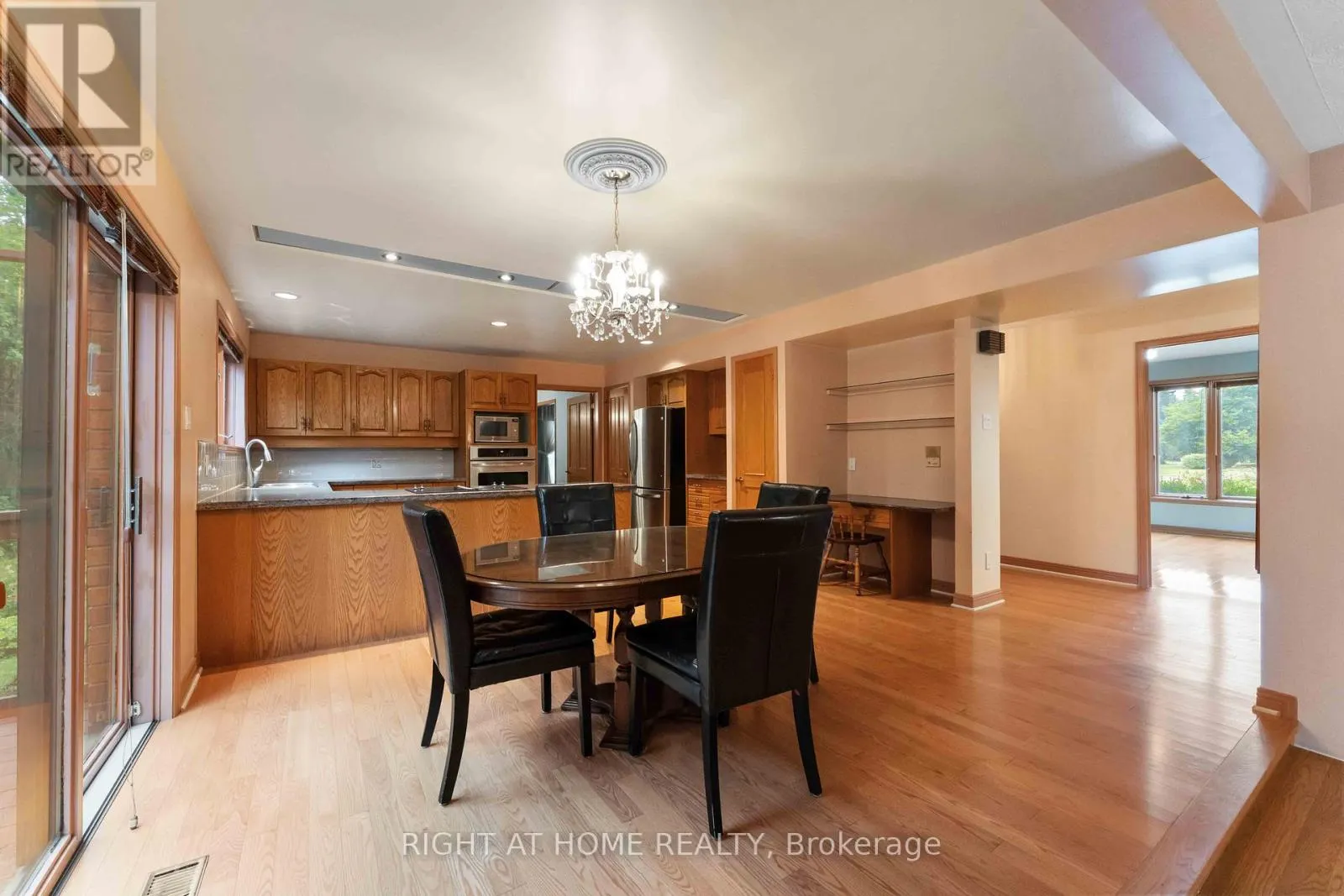 2 MUIRFIELD GARDENS