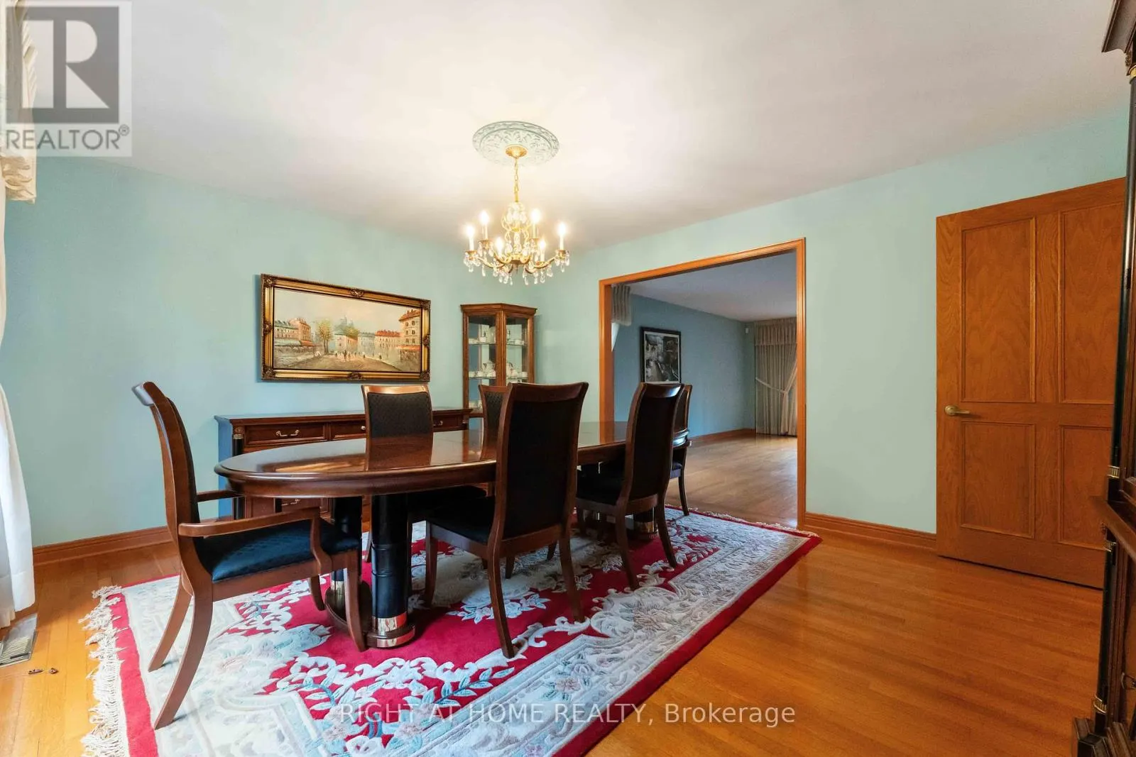 2 MUIRFIELD GARDENS