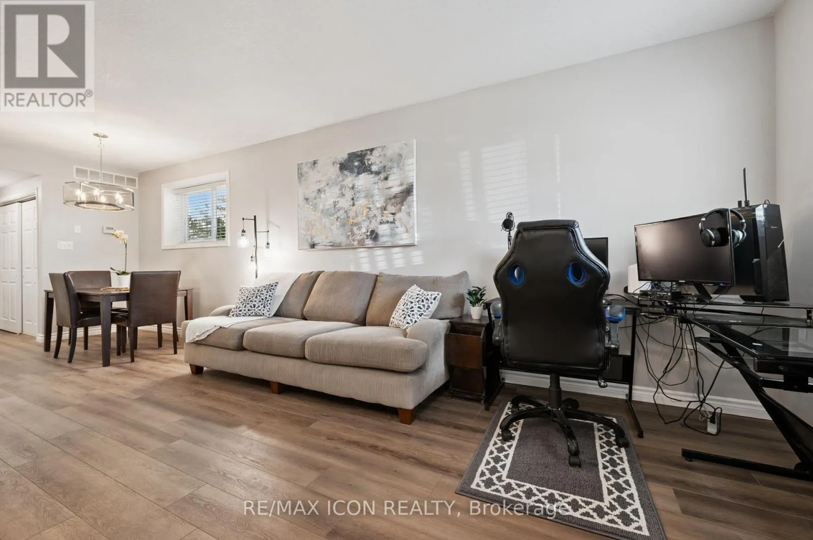 9D - 50 HOWE DRIVE