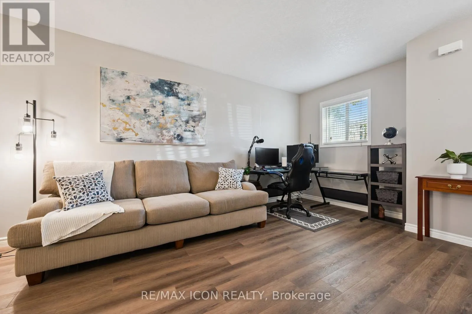 9D - 50 HOWE DRIVE