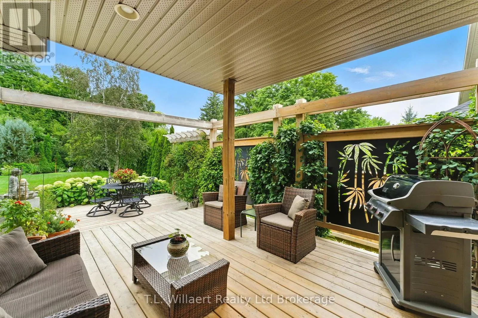 6 COLIN AVENUE