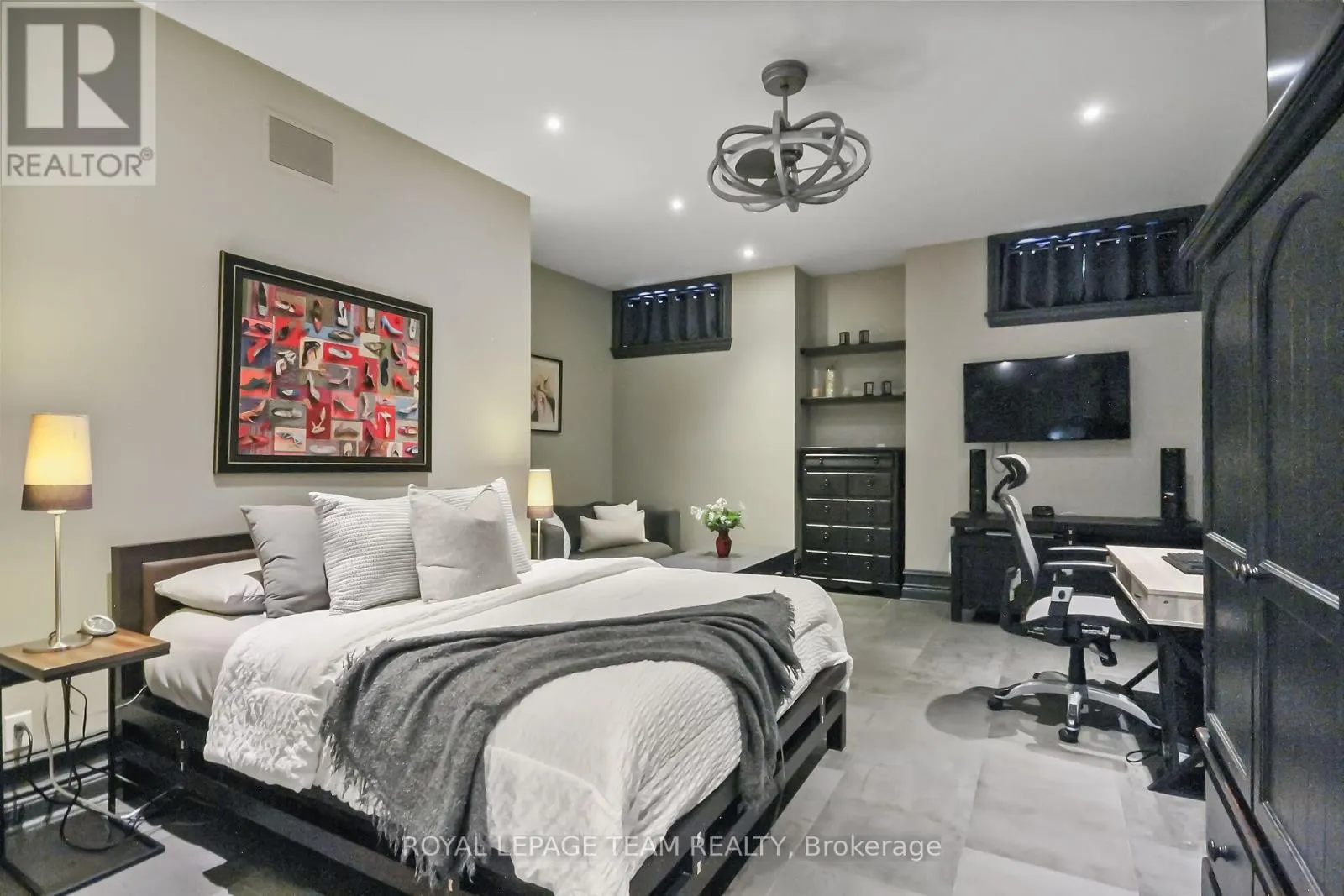 5849 QUEENSCOURT CRESCENT
