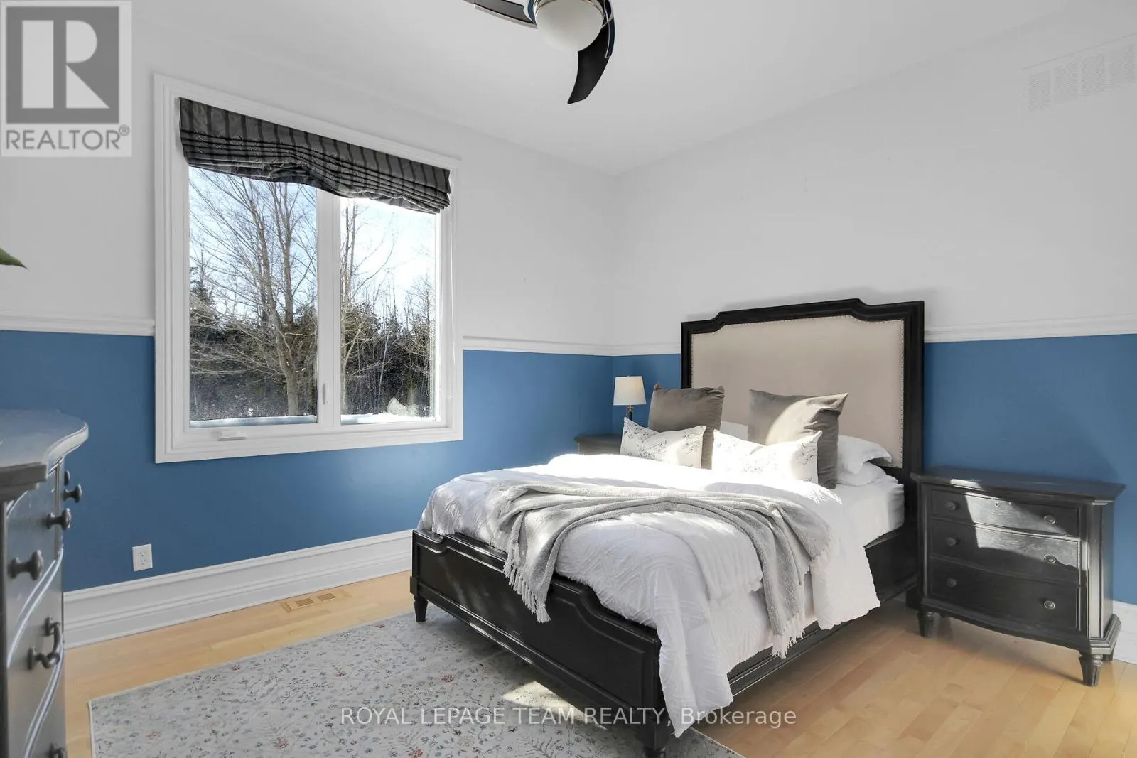 5849 QUEENSCOURT CRESCENT