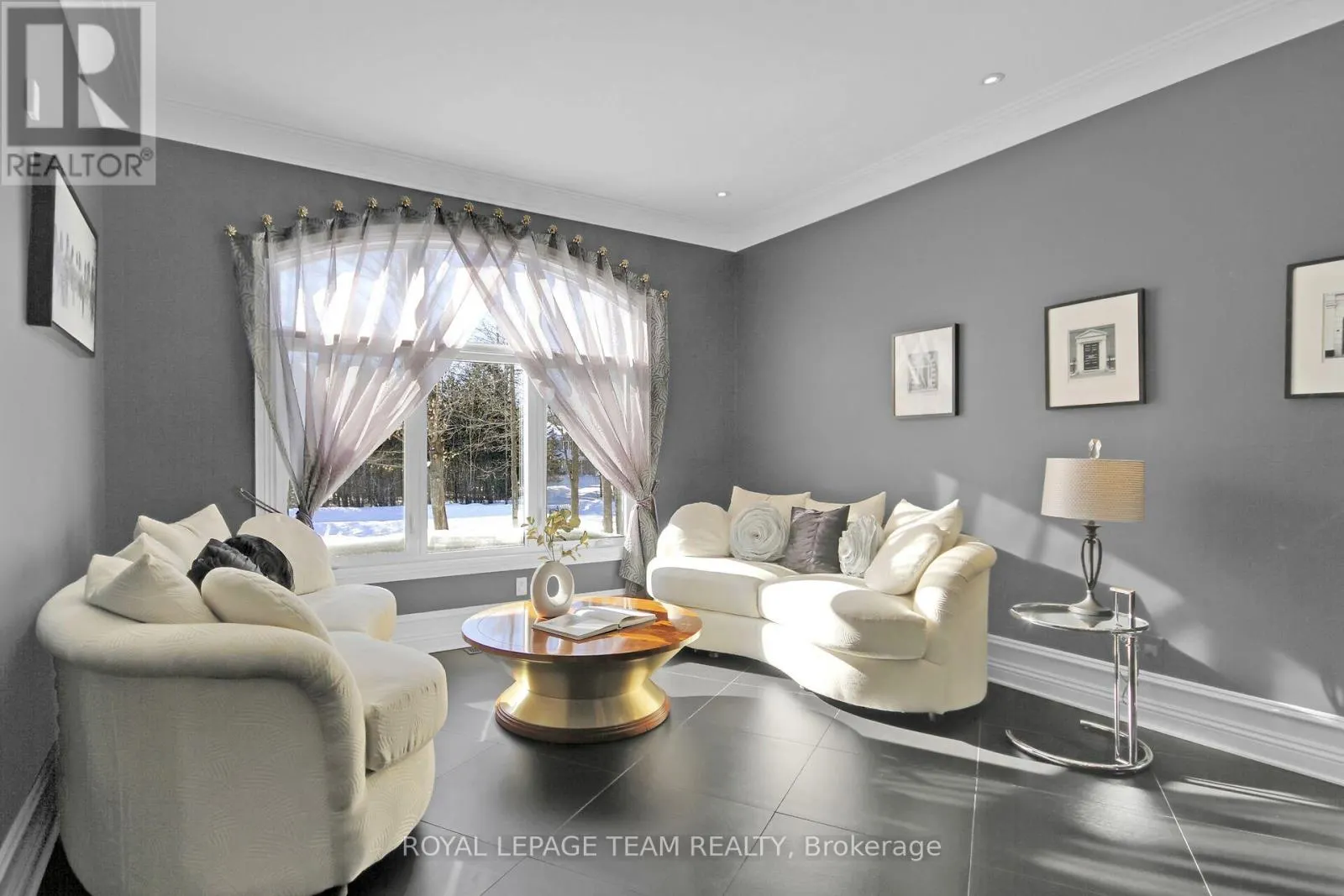 5849 QUEENSCOURT CRESCENT