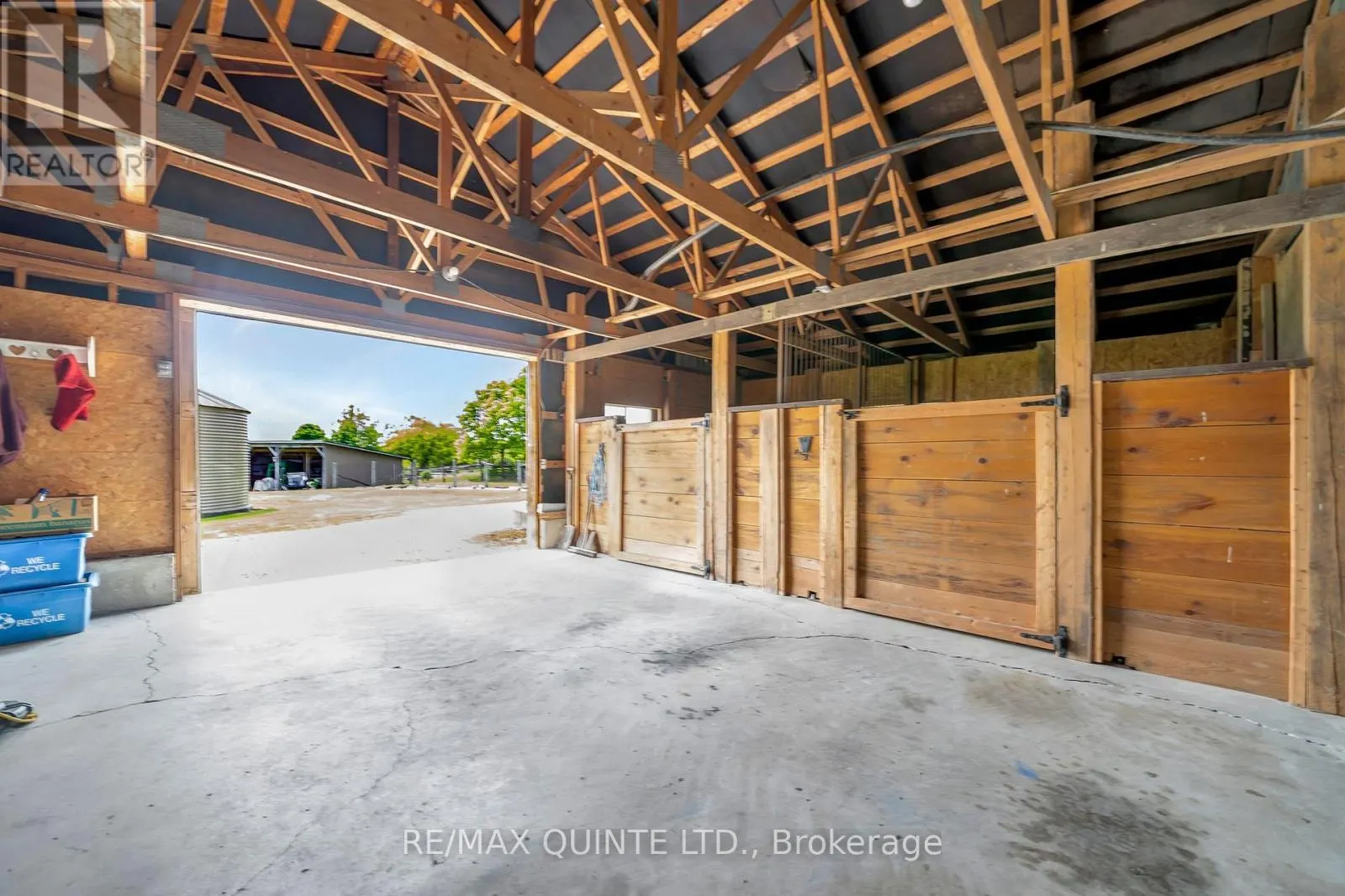 652 PALMATEER ROAD