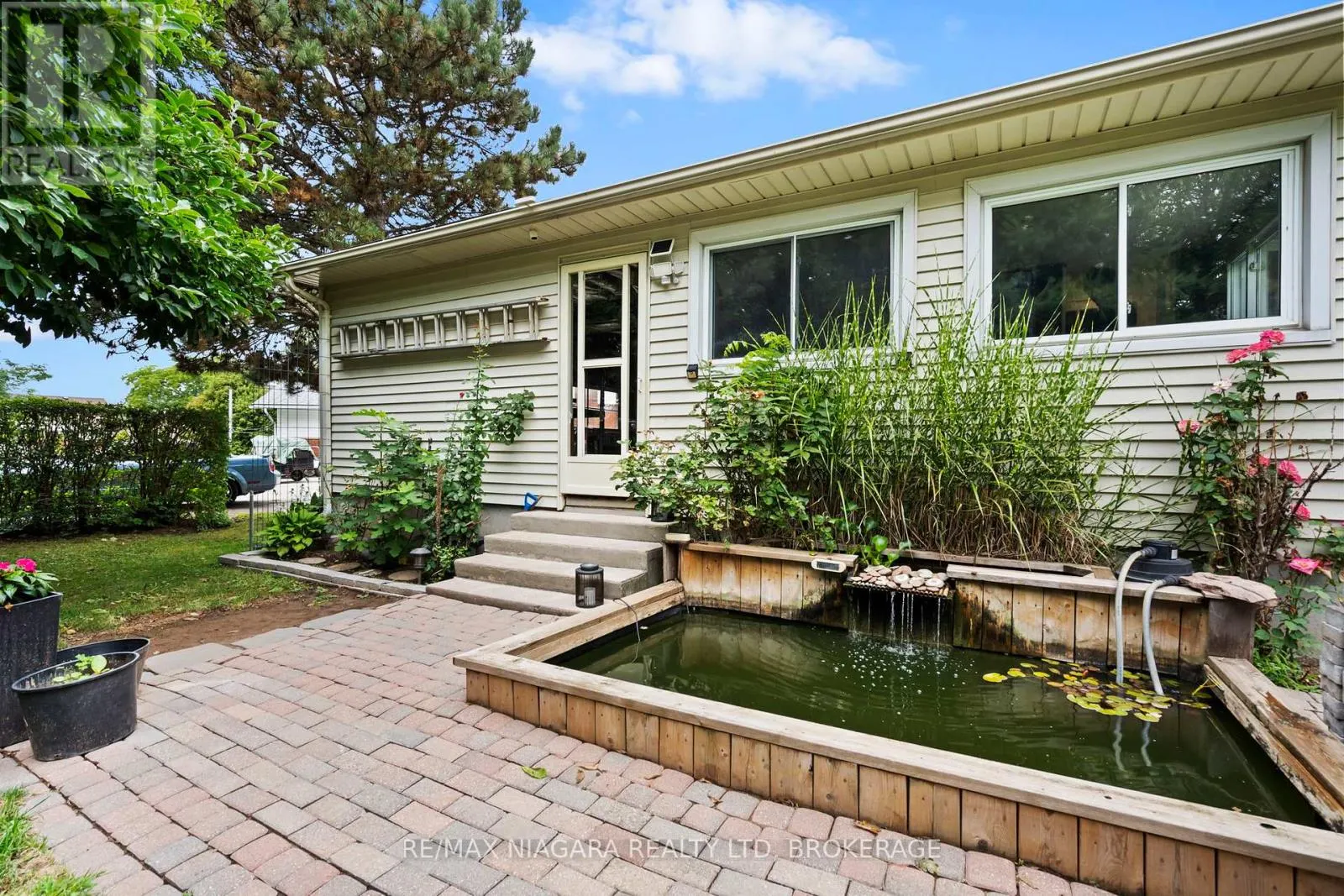 3416 SHEPPARD CRESCENT
