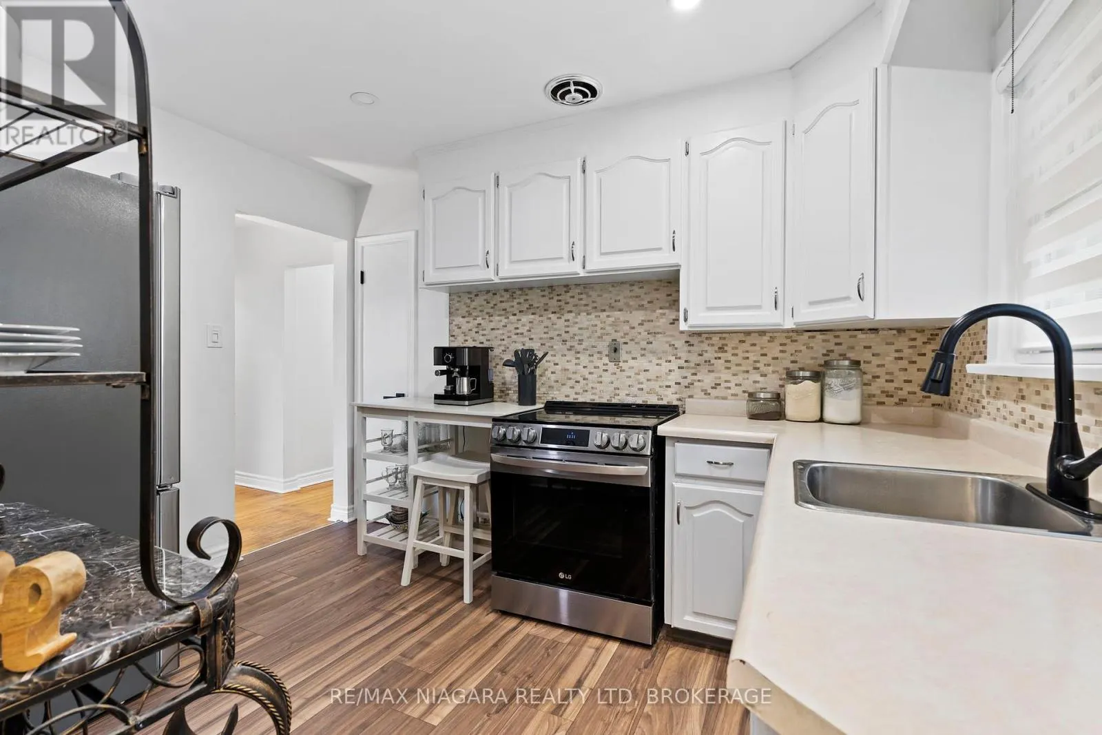 3416 SHEPPARD CRESCENT
