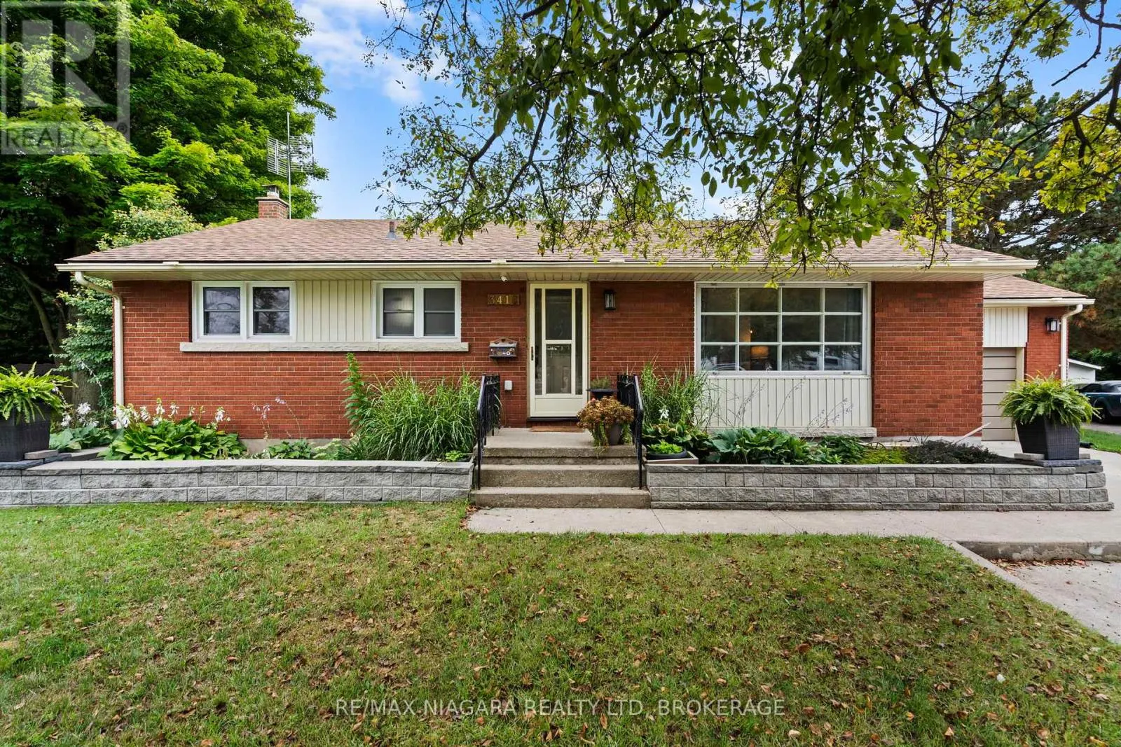 3416 SHEPPARD CRESCENT