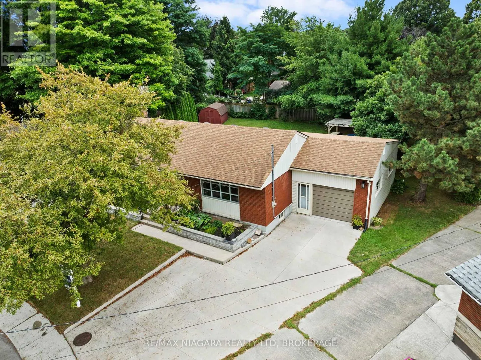 3416 SHEPPARD CRESCENT