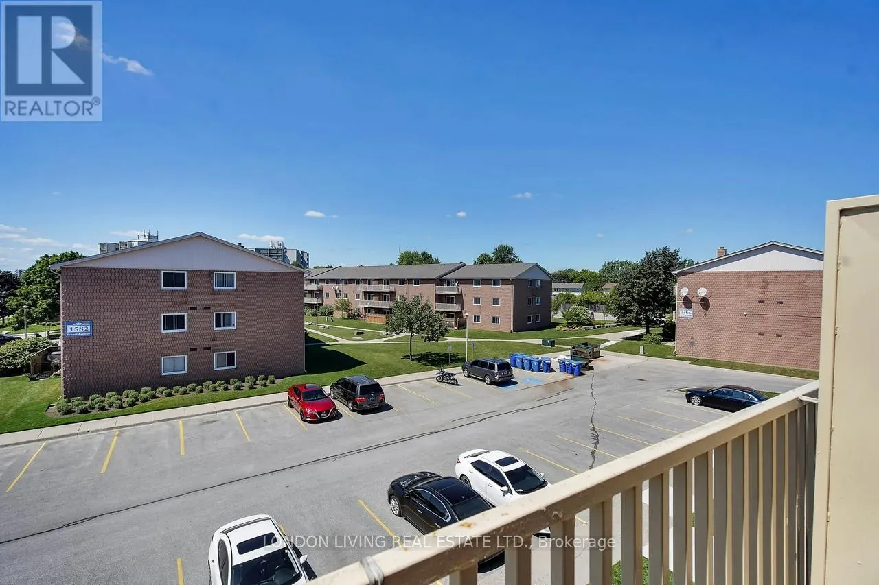 301 - 1584 ERNEST AVENUE, #301