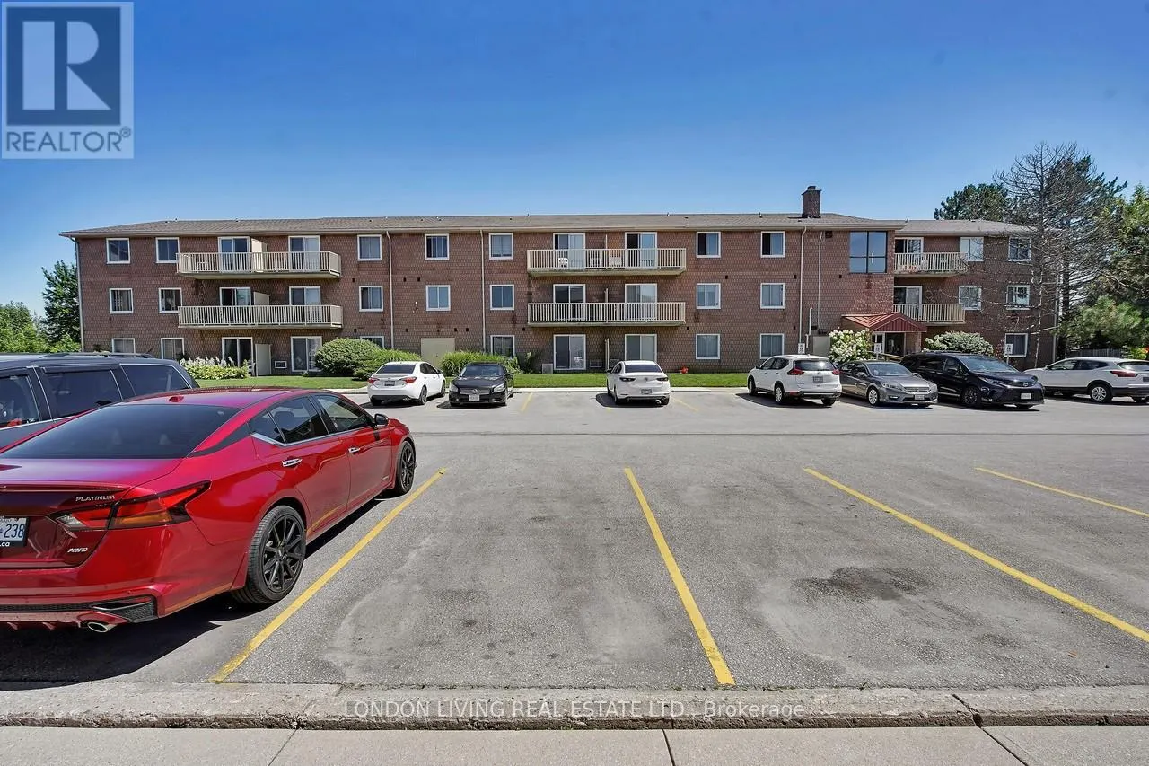 301 - 1584 ERNEST AVENUE, #301