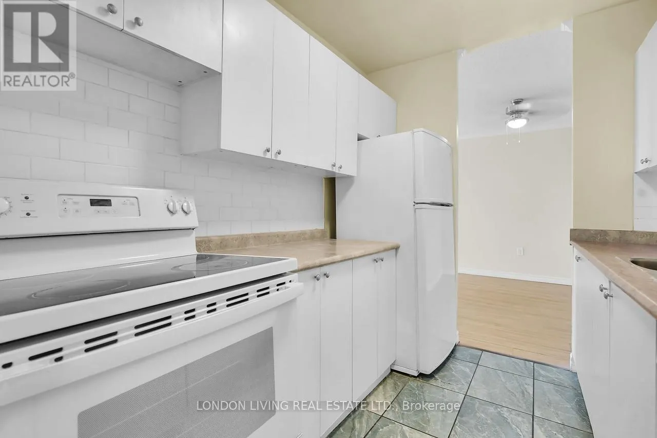 301 - 1584 ERNEST AVENUE, #301