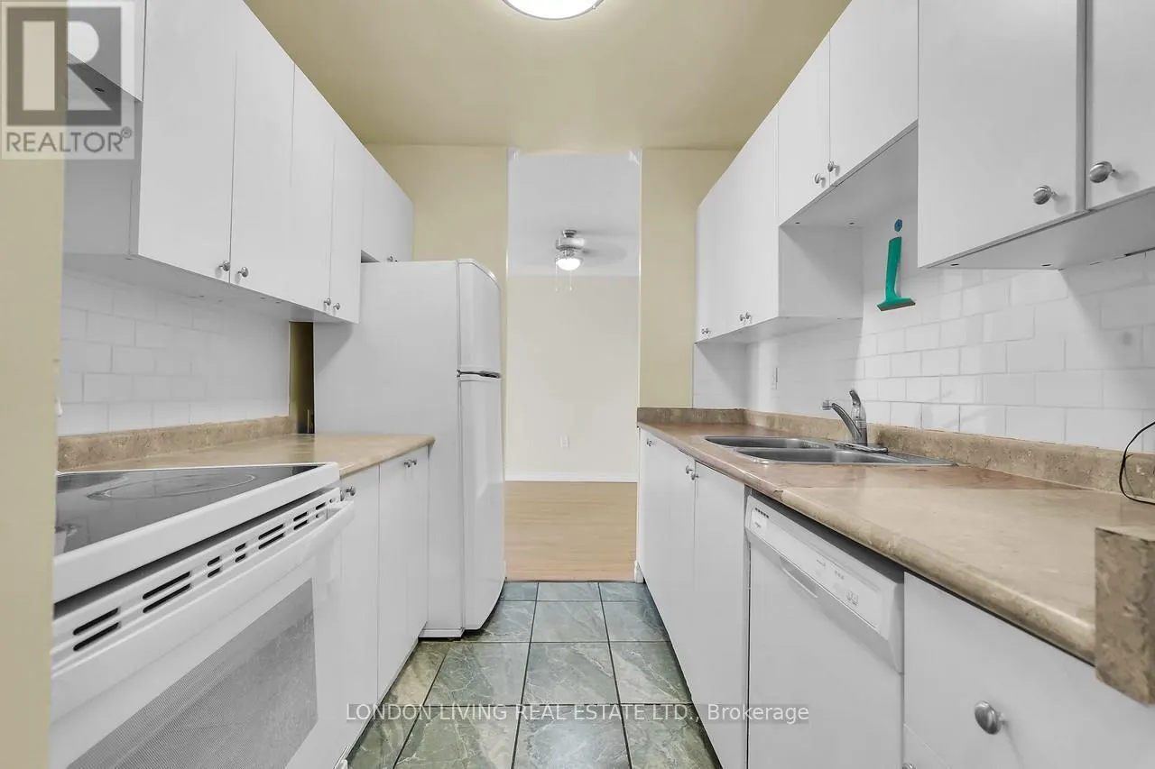 301 - 1584 ERNEST AVENUE, #301