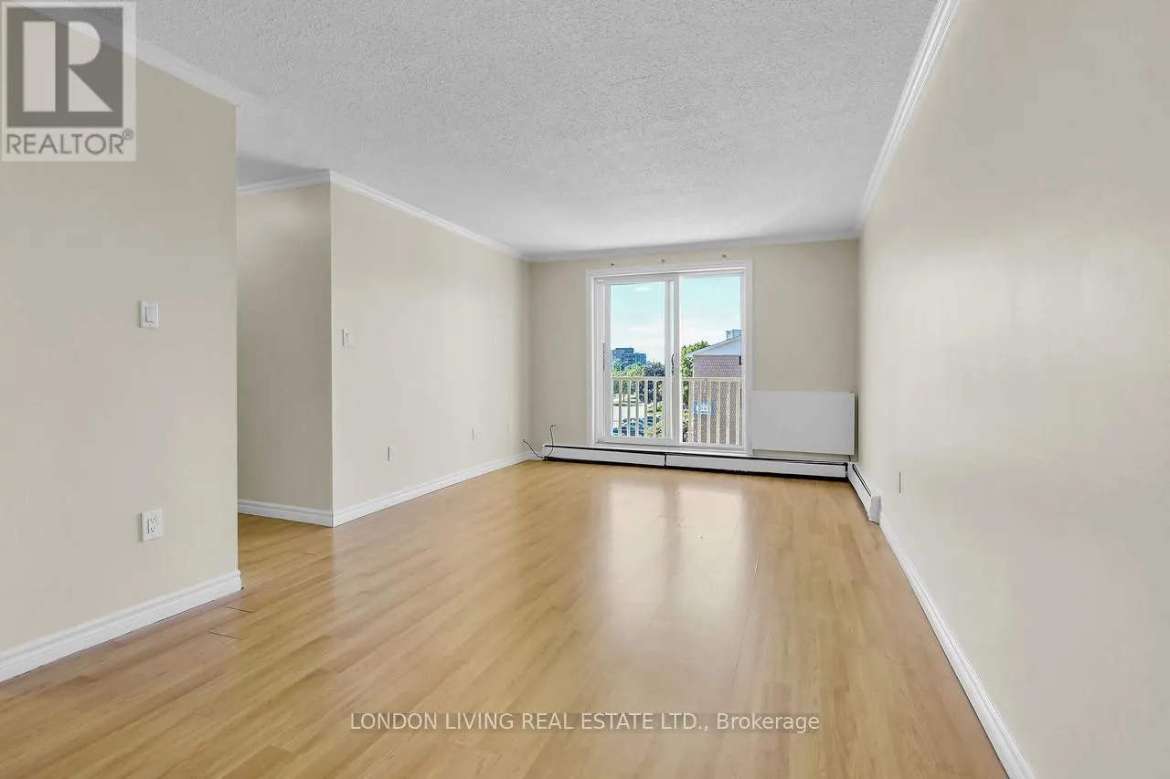 301 - 1584 ERNEST AVENUE, #301