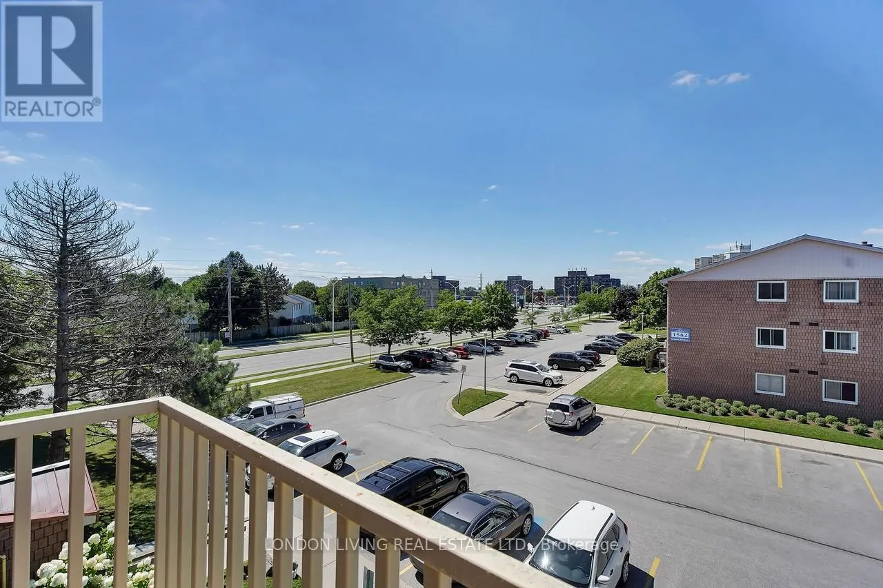 301 - 1584 ERNEST AVENUE, #301