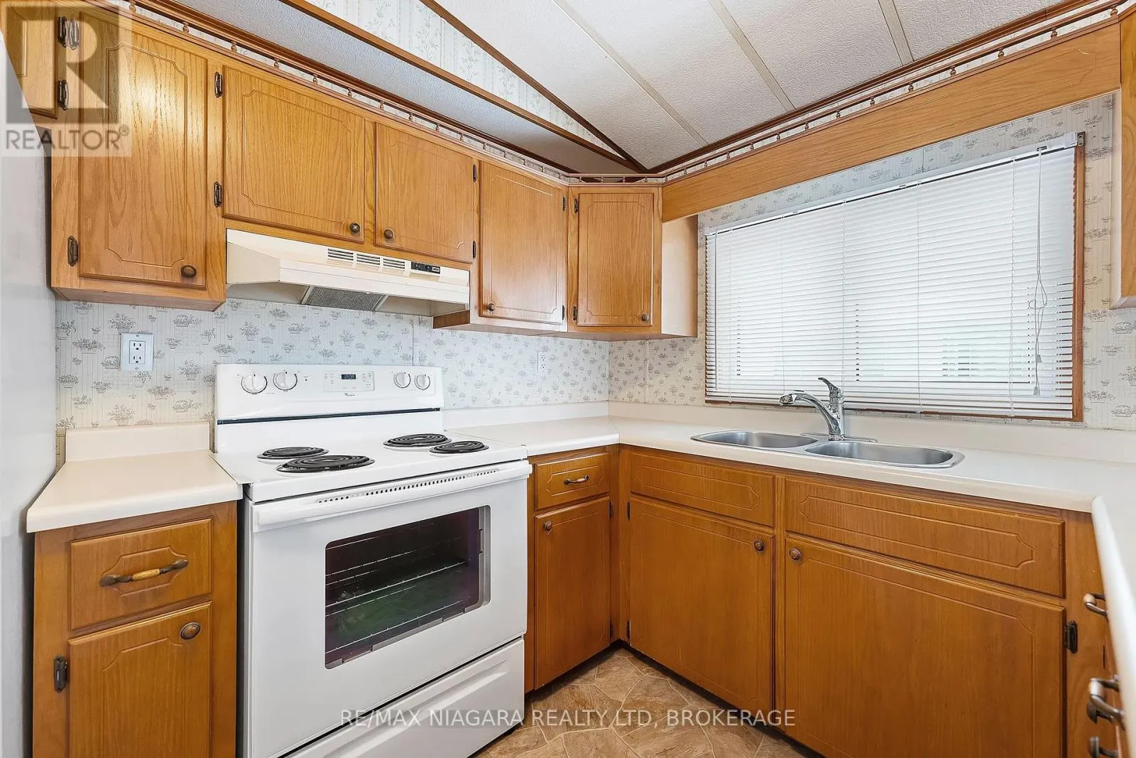 46 - 3033 TOWNLINE ROAD, #46