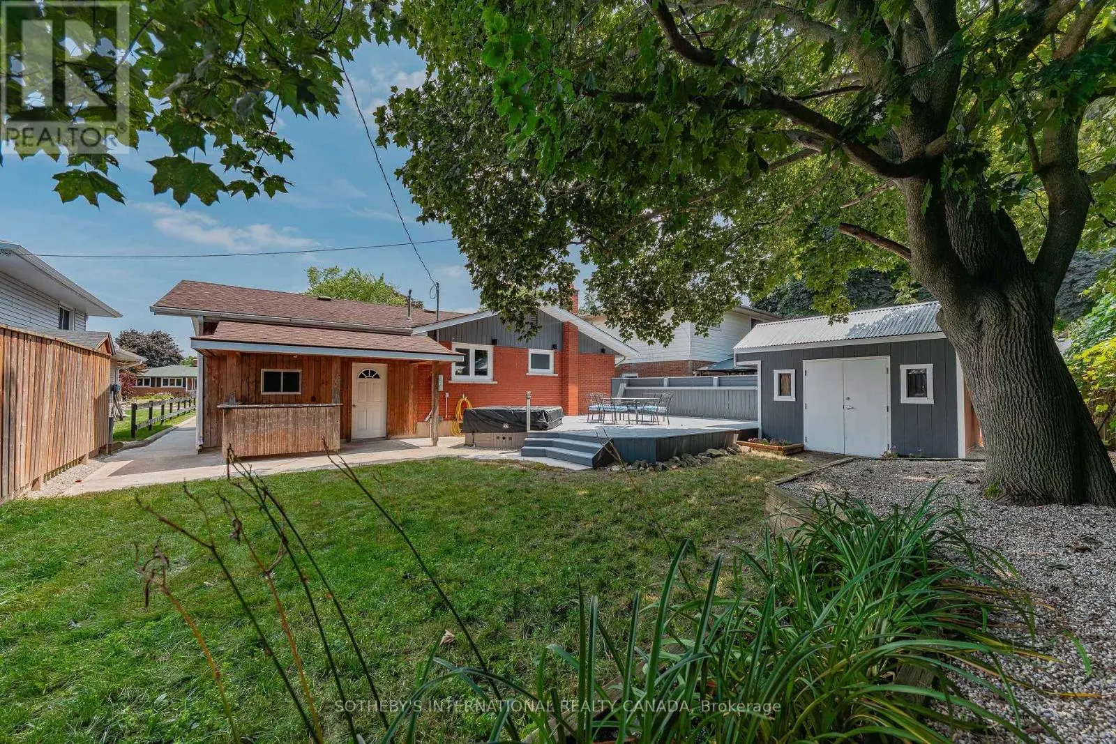 1679 HOLLEY CRESCENT