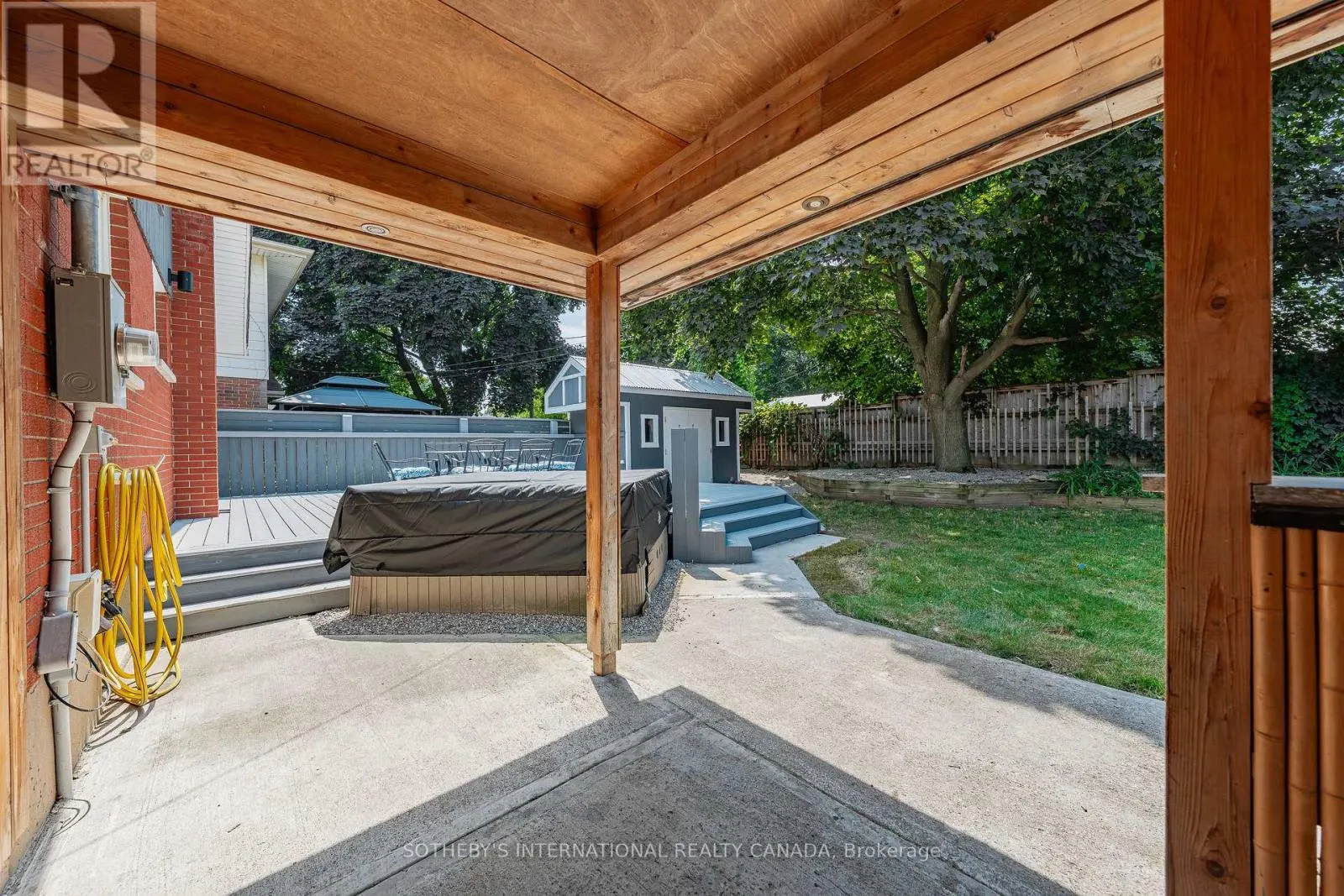 1679 HOLLEY CRESCENT