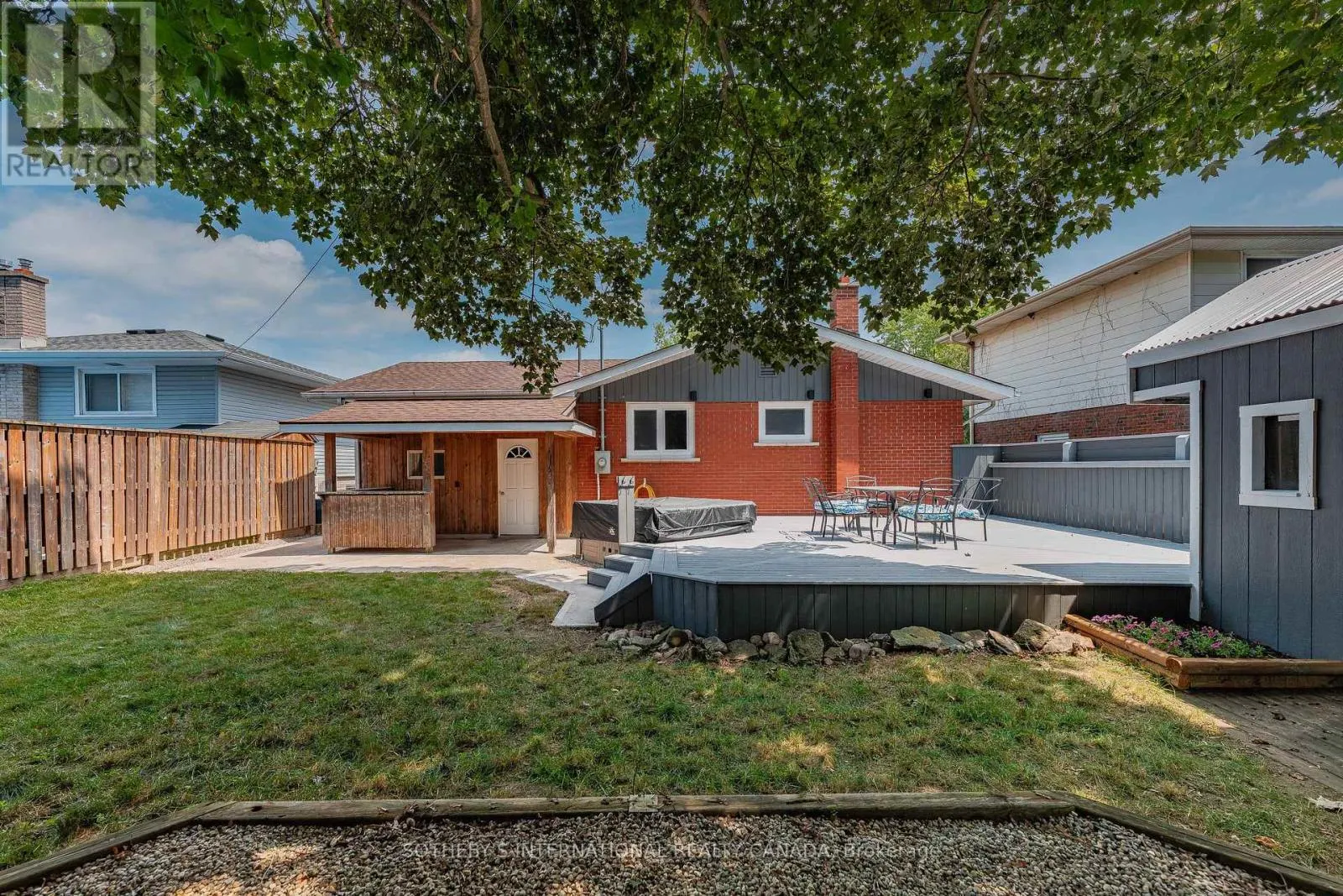 1679 HOLLEY CRESCENT