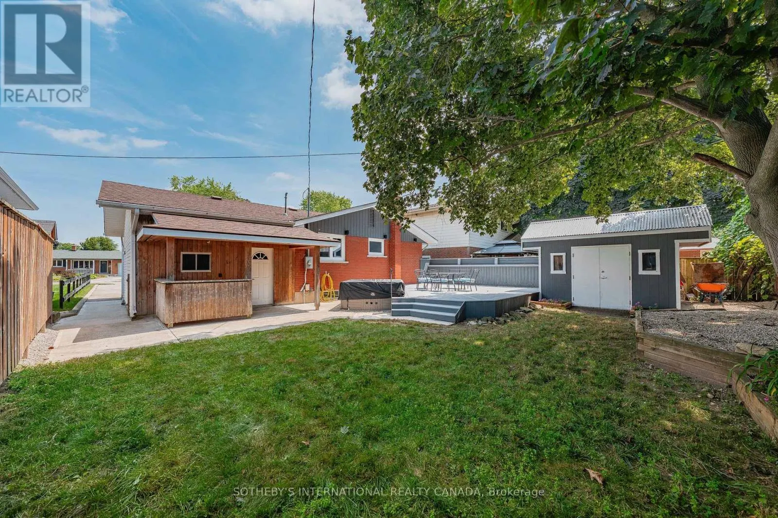1679 HOLLEY CRESCENT