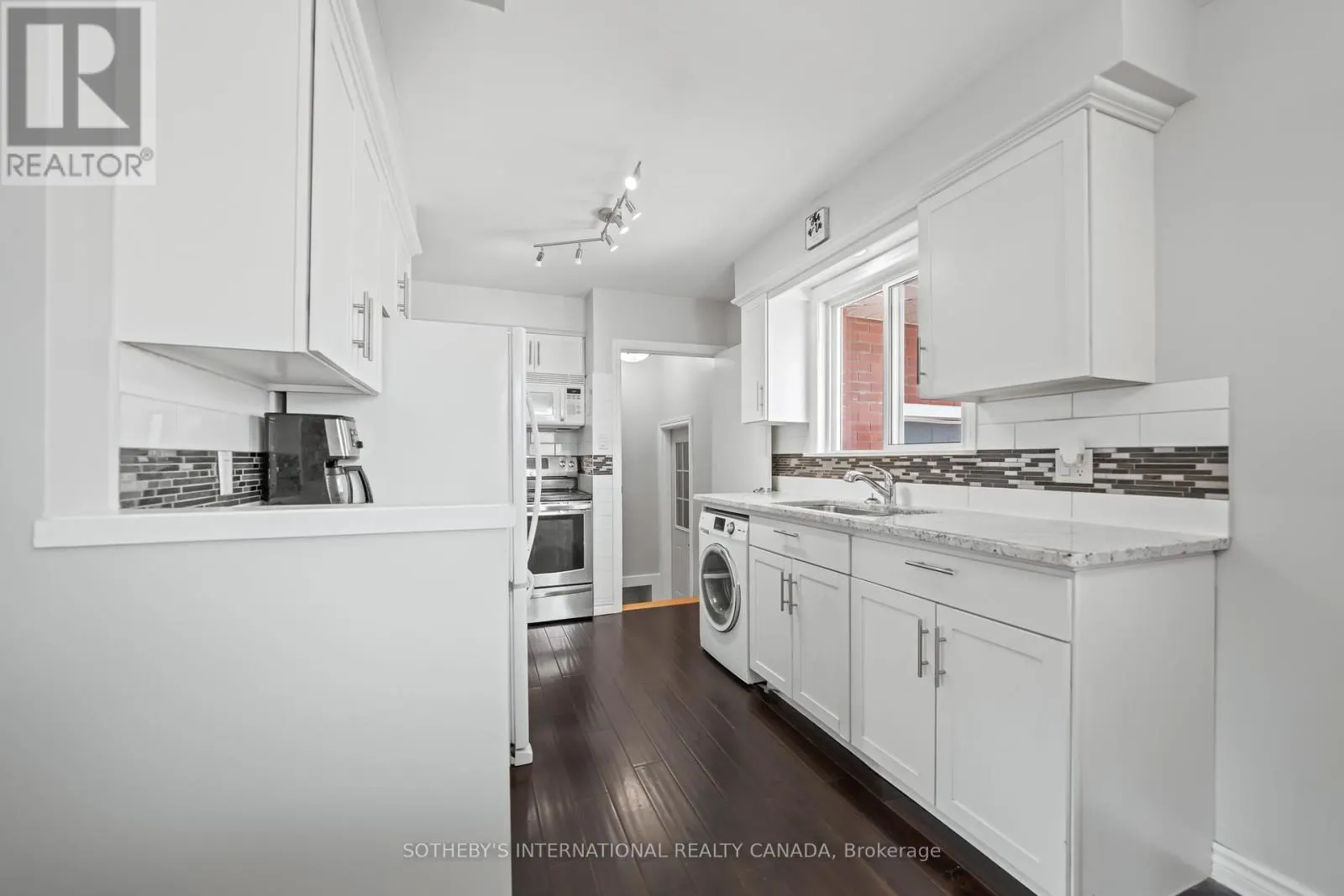 1679 HOLLEY CRESCENT