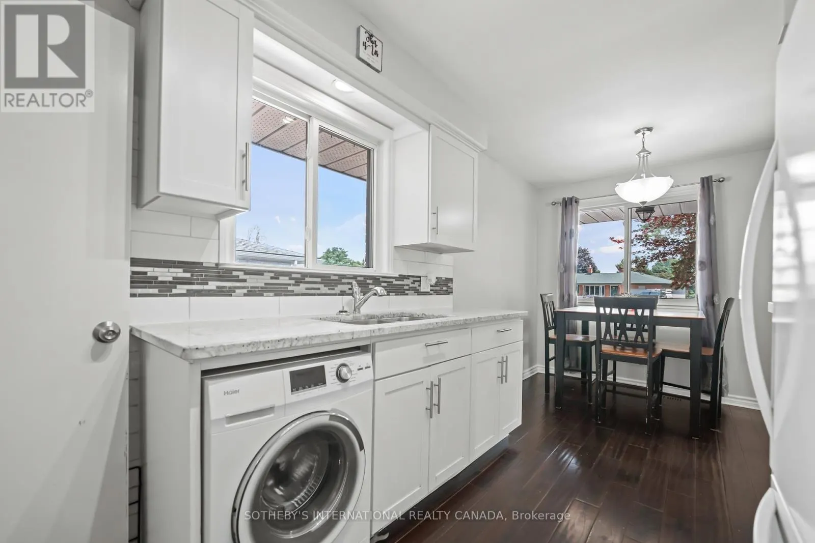 1679 HOLLEY CRESCENT