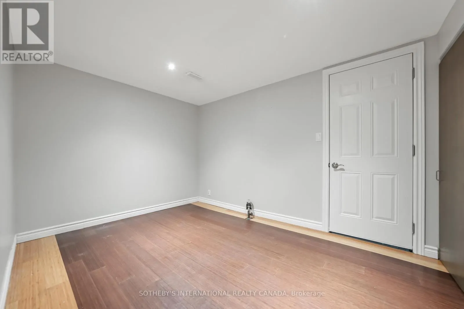 1679 HOLLEY CRESCENT