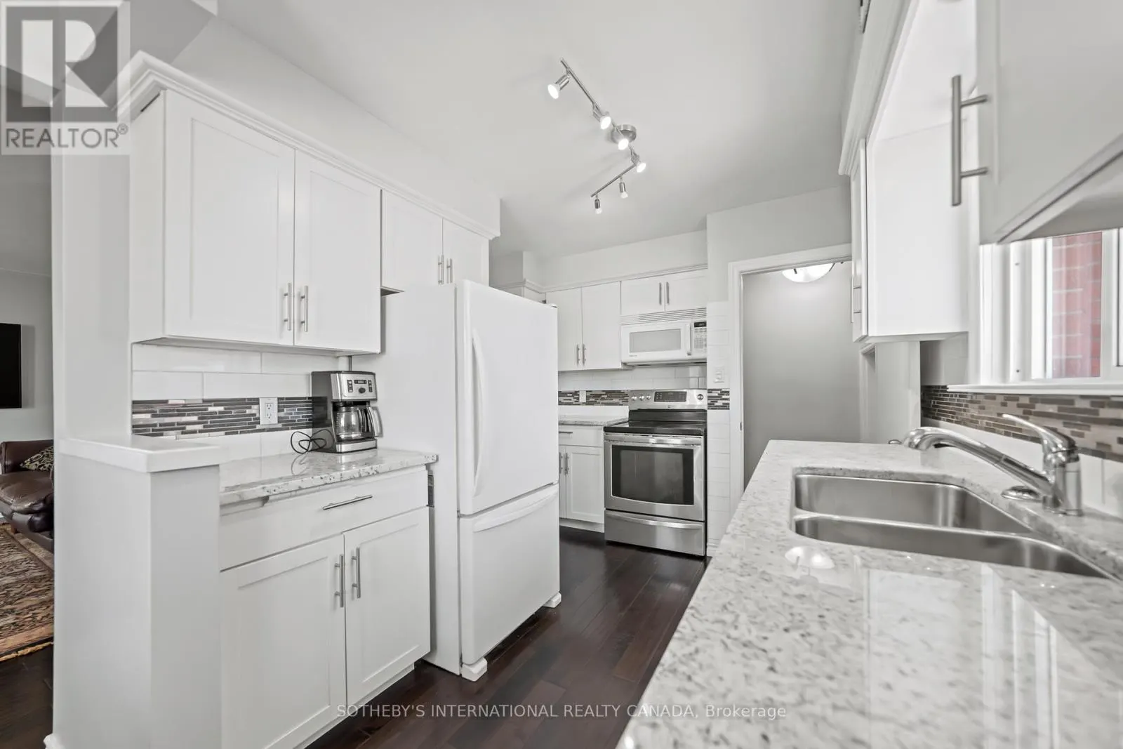 1679 HOLLEY CRESCENT