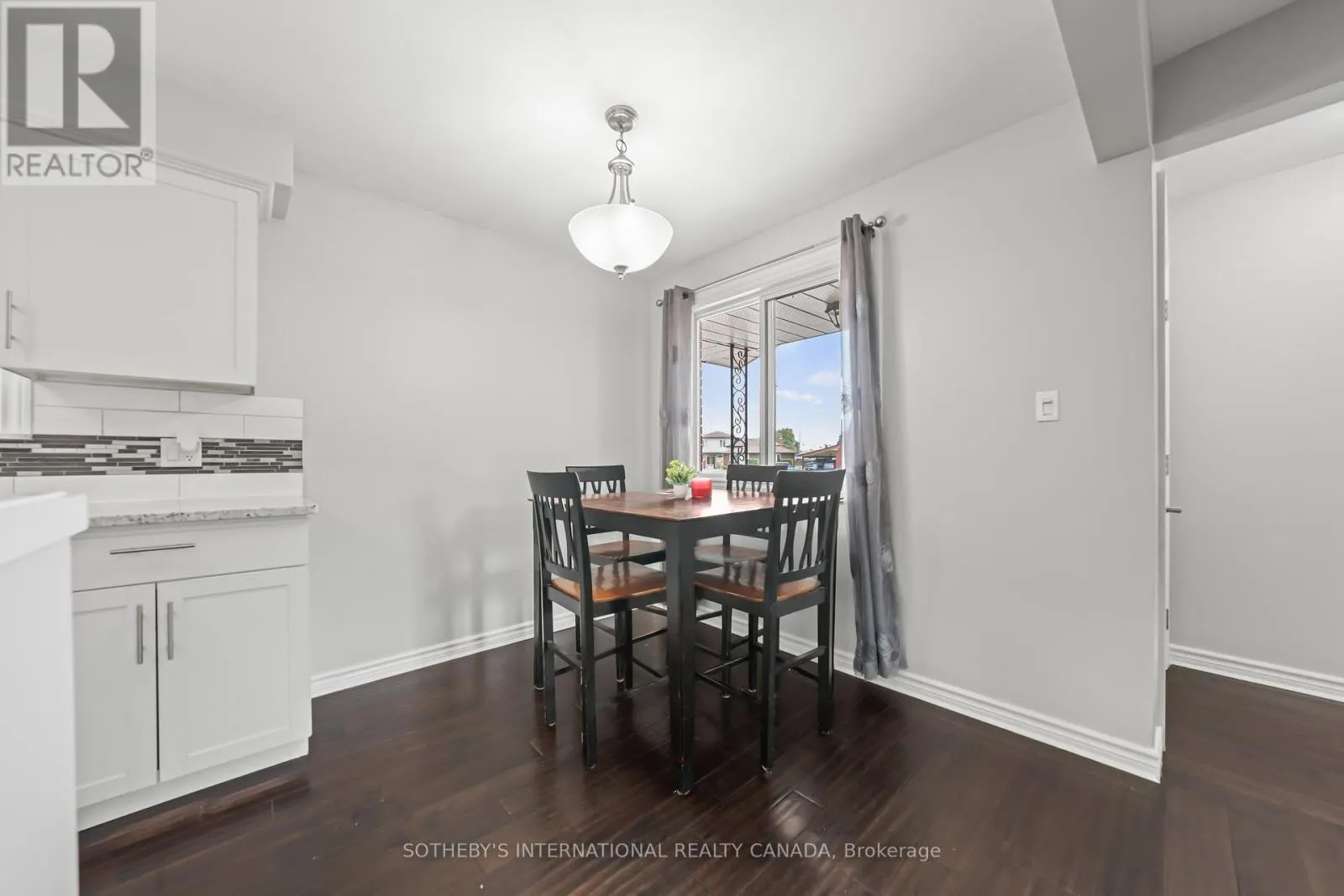 1679 HOLLEY CRESCENT