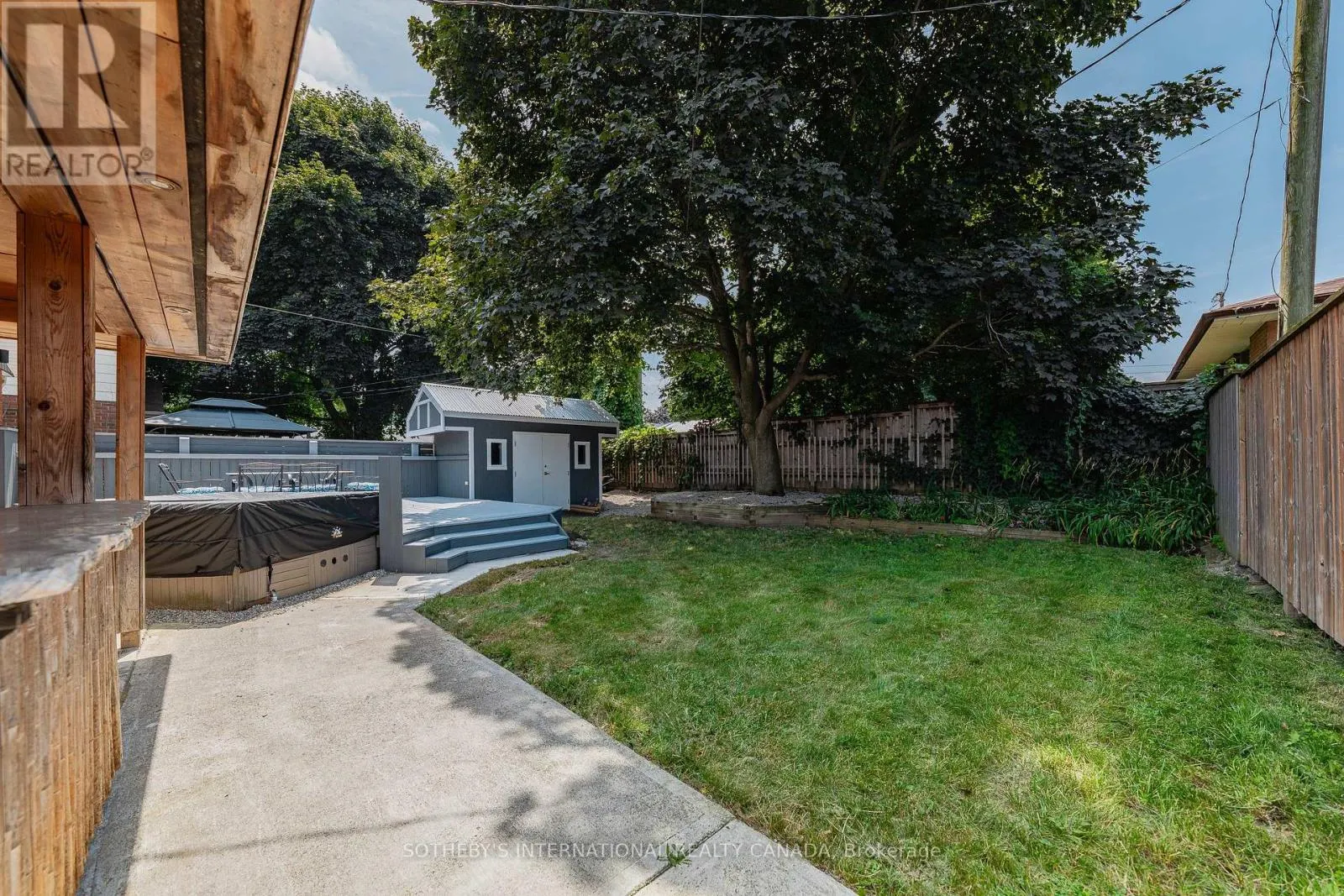 1679 HOLLEY CRESCENT