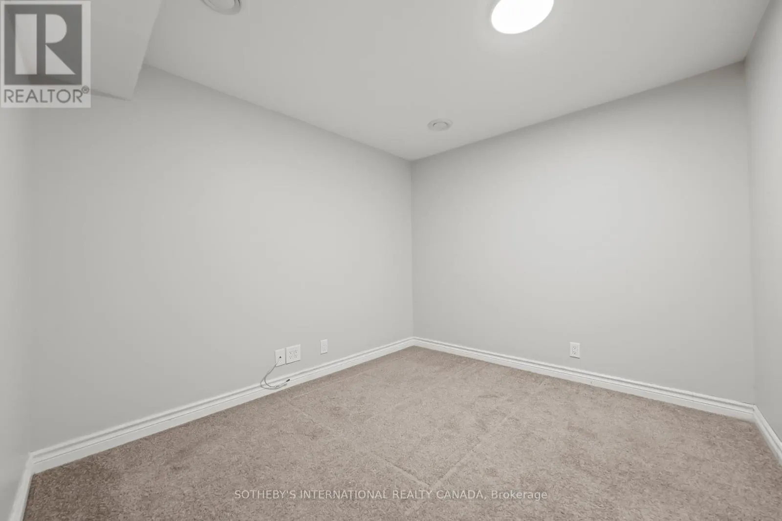 1679 HOLLEY CRESCENT