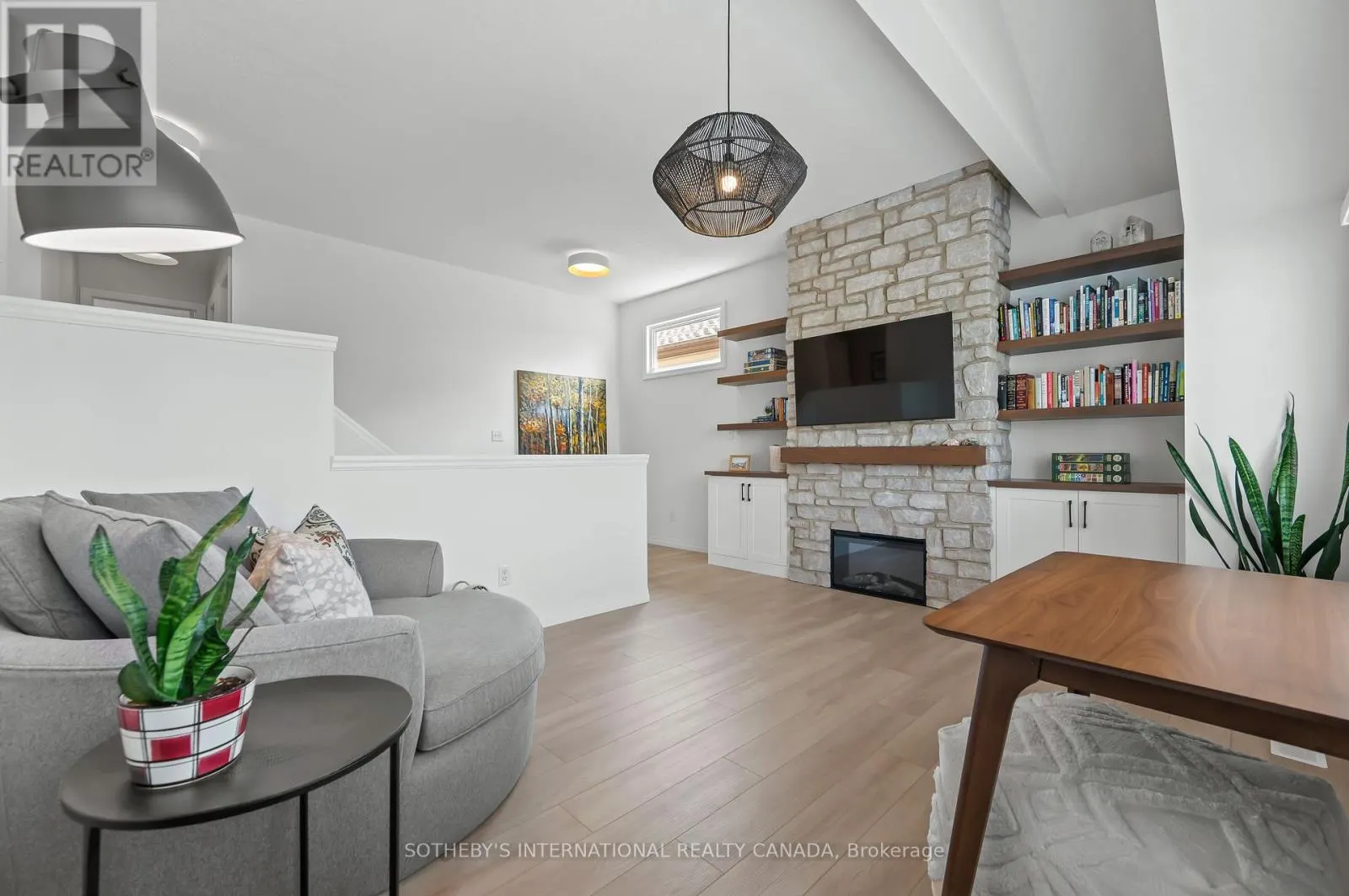 111 HARDCASTLE DRIVE